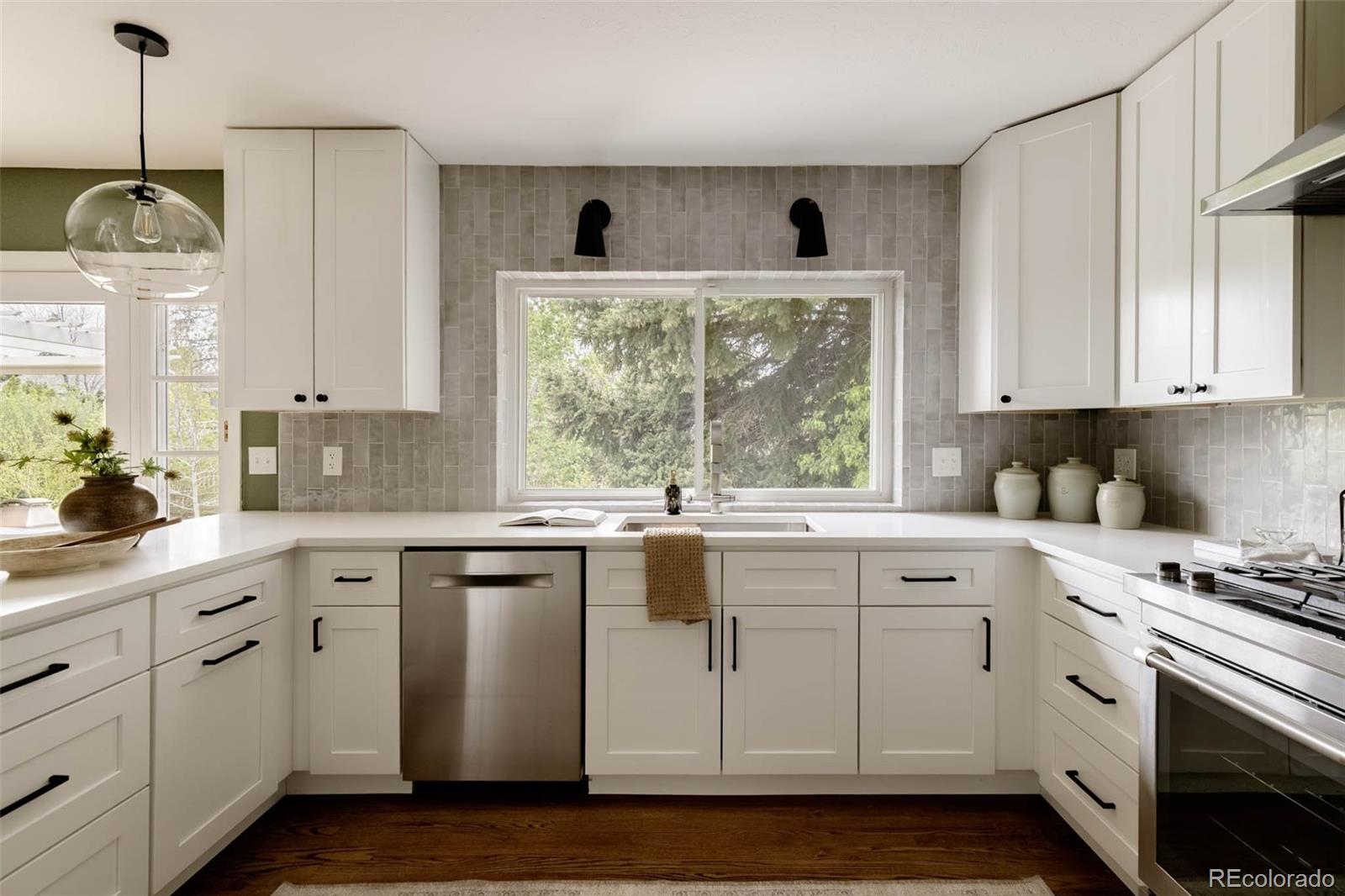 MLS Image #11 for 6335 s geneva circle,englewood, Colorado