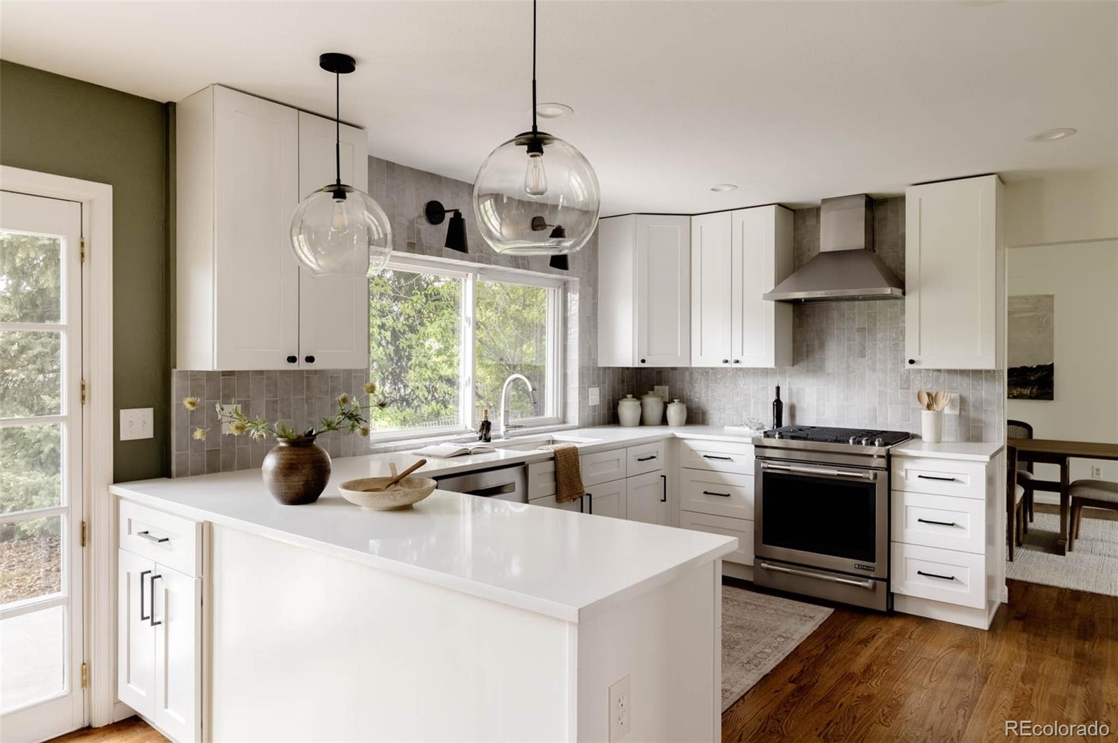 MLS Image #12 for 6335 s geneva circle,englewood, Colorado