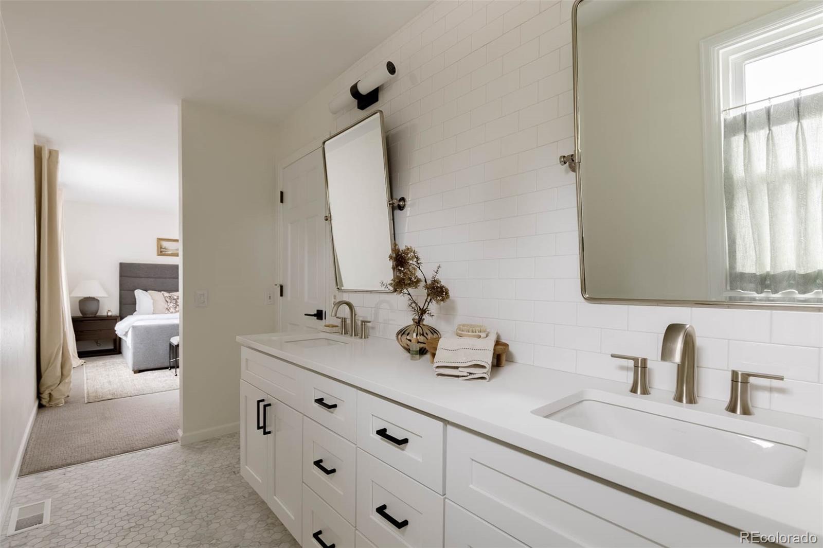 MLS Image #29 for 6335 s geneva circle,englewood, Colorado