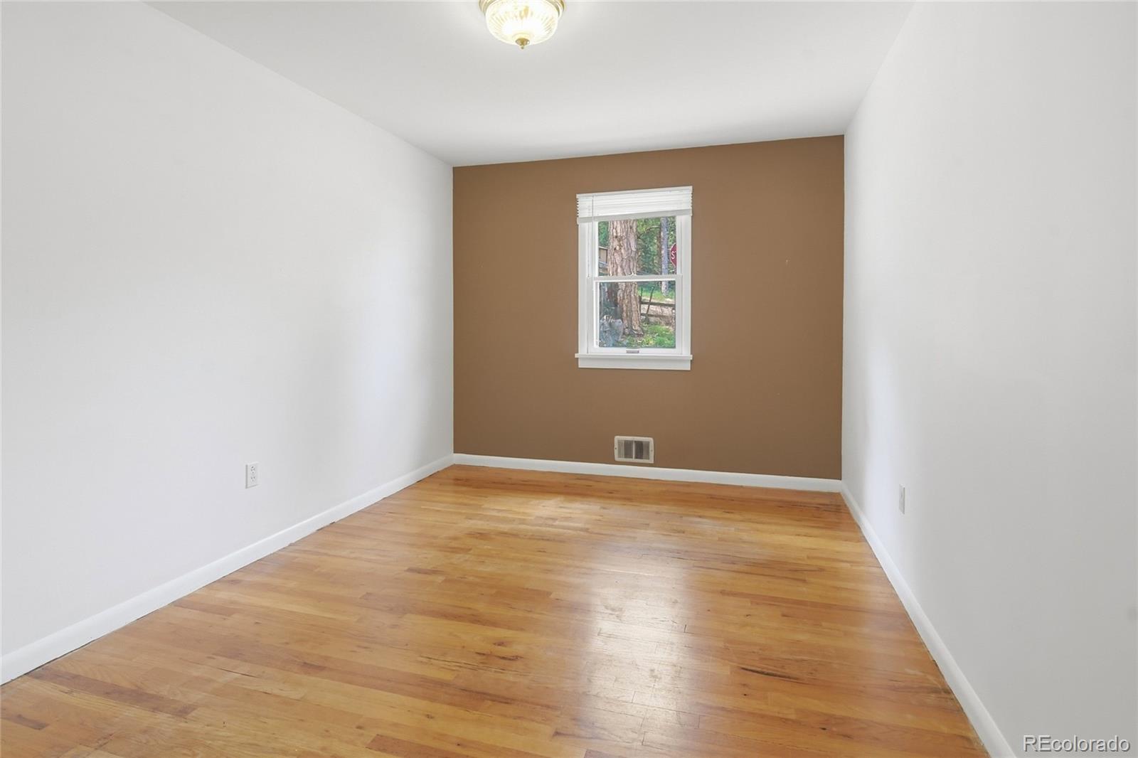 MLS Image #14 for 26277 s end road,kittredge, Colorado