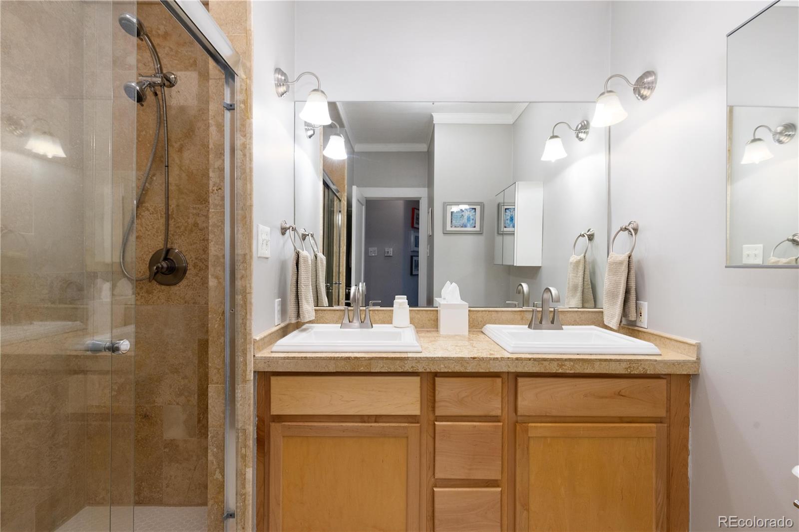 MLS Image #17 for 1331  bellaire street,denver, Colorado