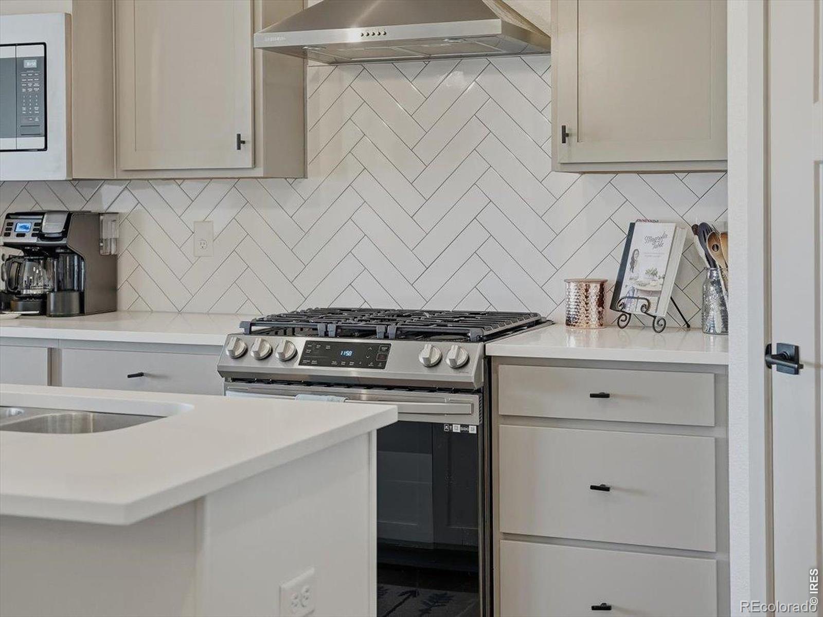 MLS Image #15 for 651  hillspire drive,windsor, Colorado