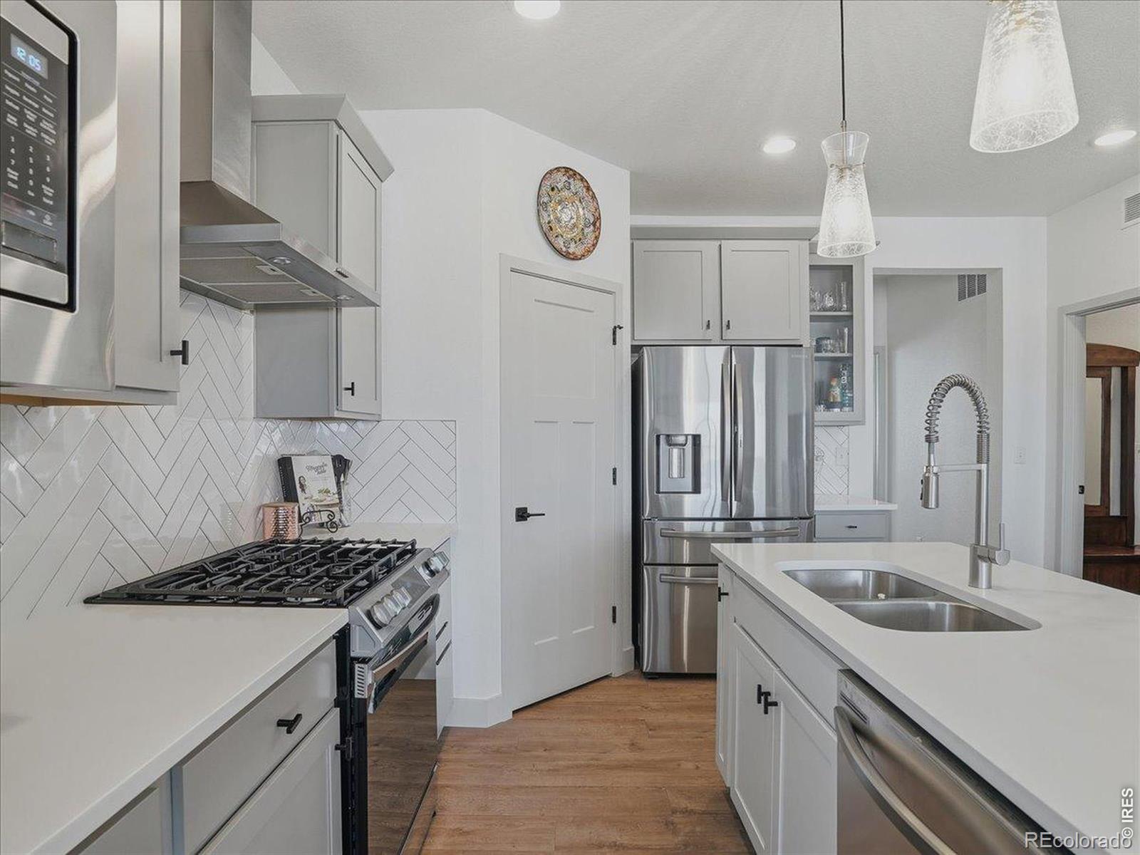 MLS Image #18 for 651  hillspire drive,windsor, Colorado