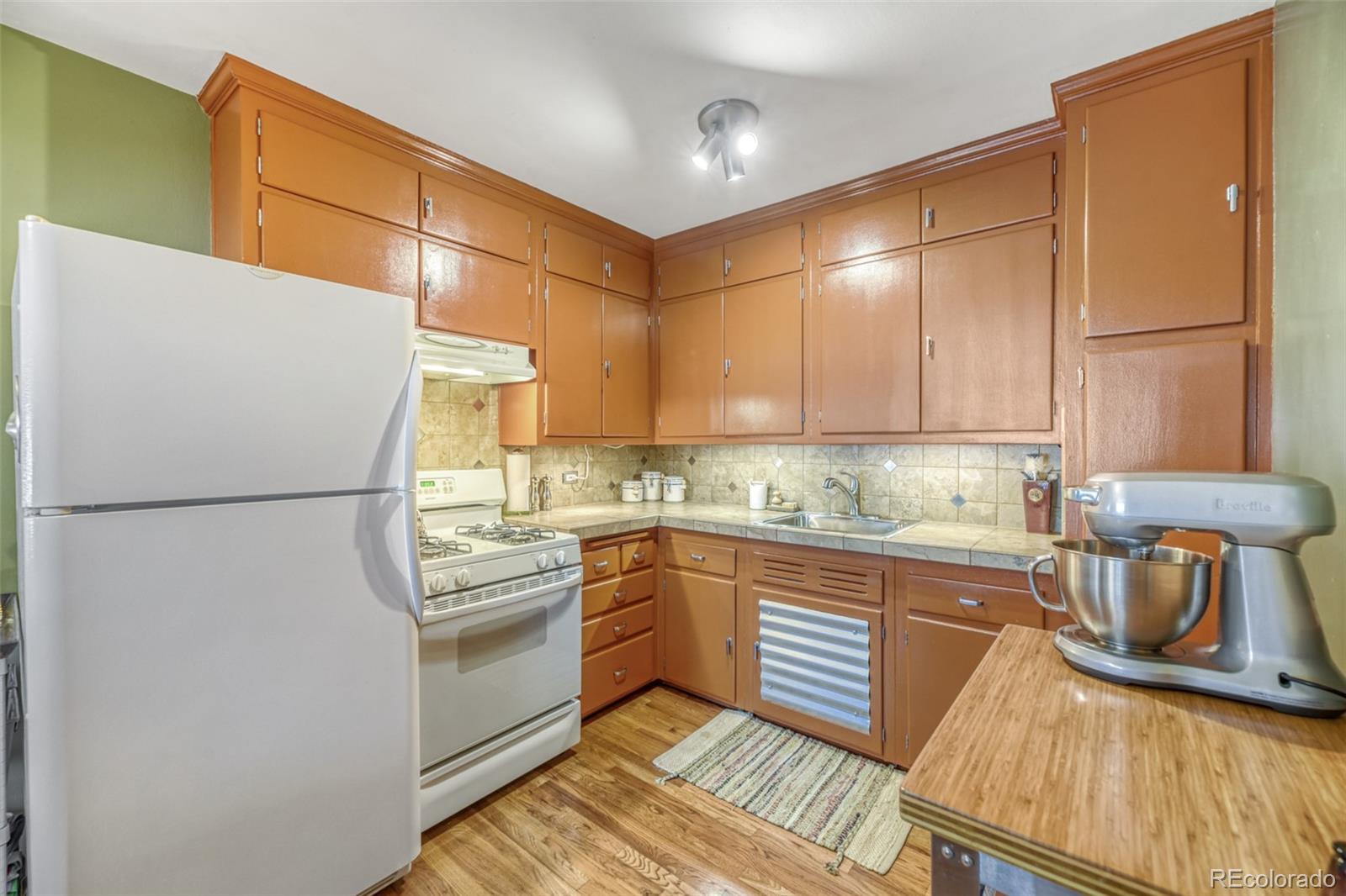 MLS Image #13 for 768 n ogden street 12,denver, Colorado