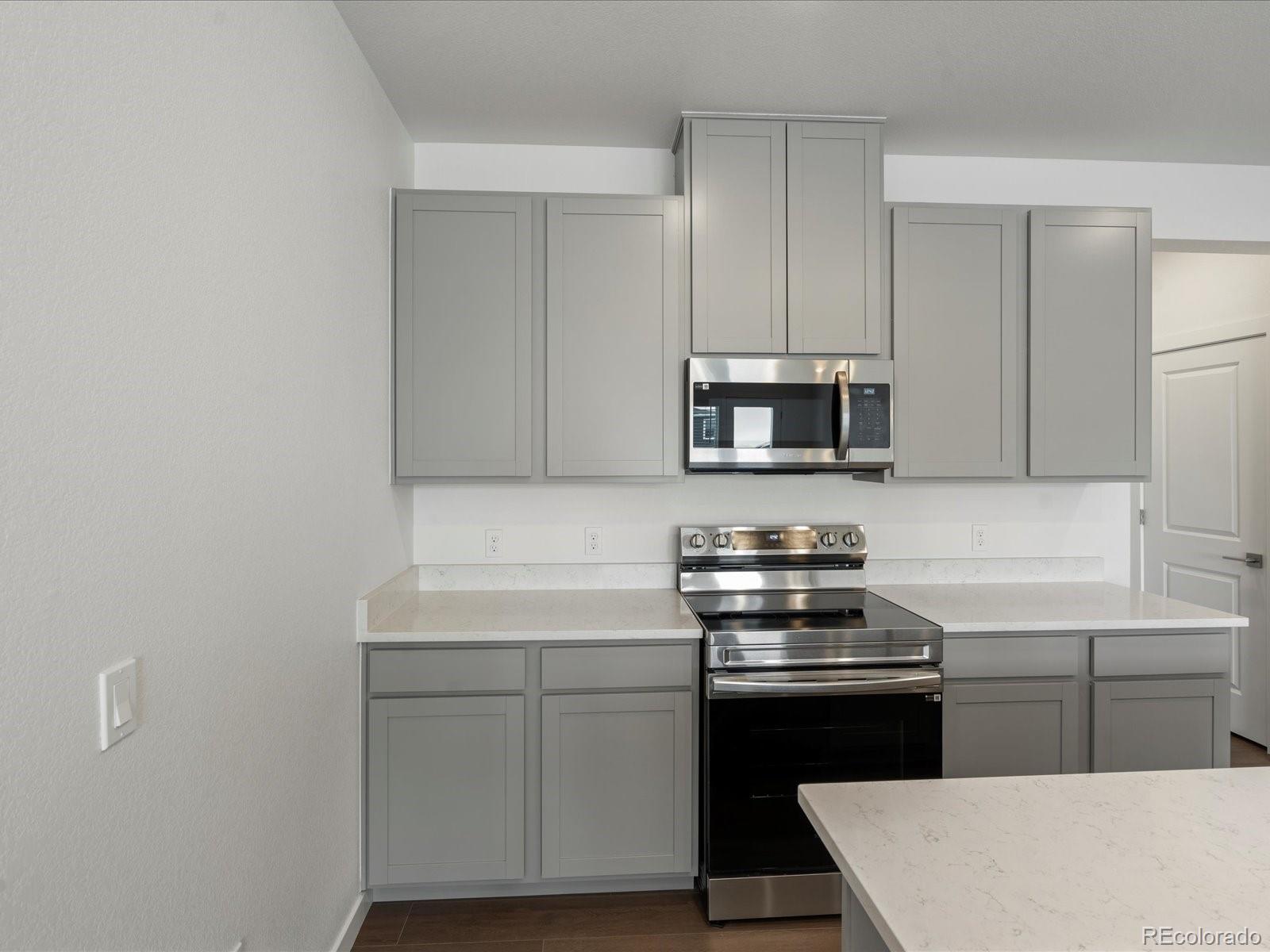 MLS Image #5 for 6153 n ceylon street,denver, Colorado
