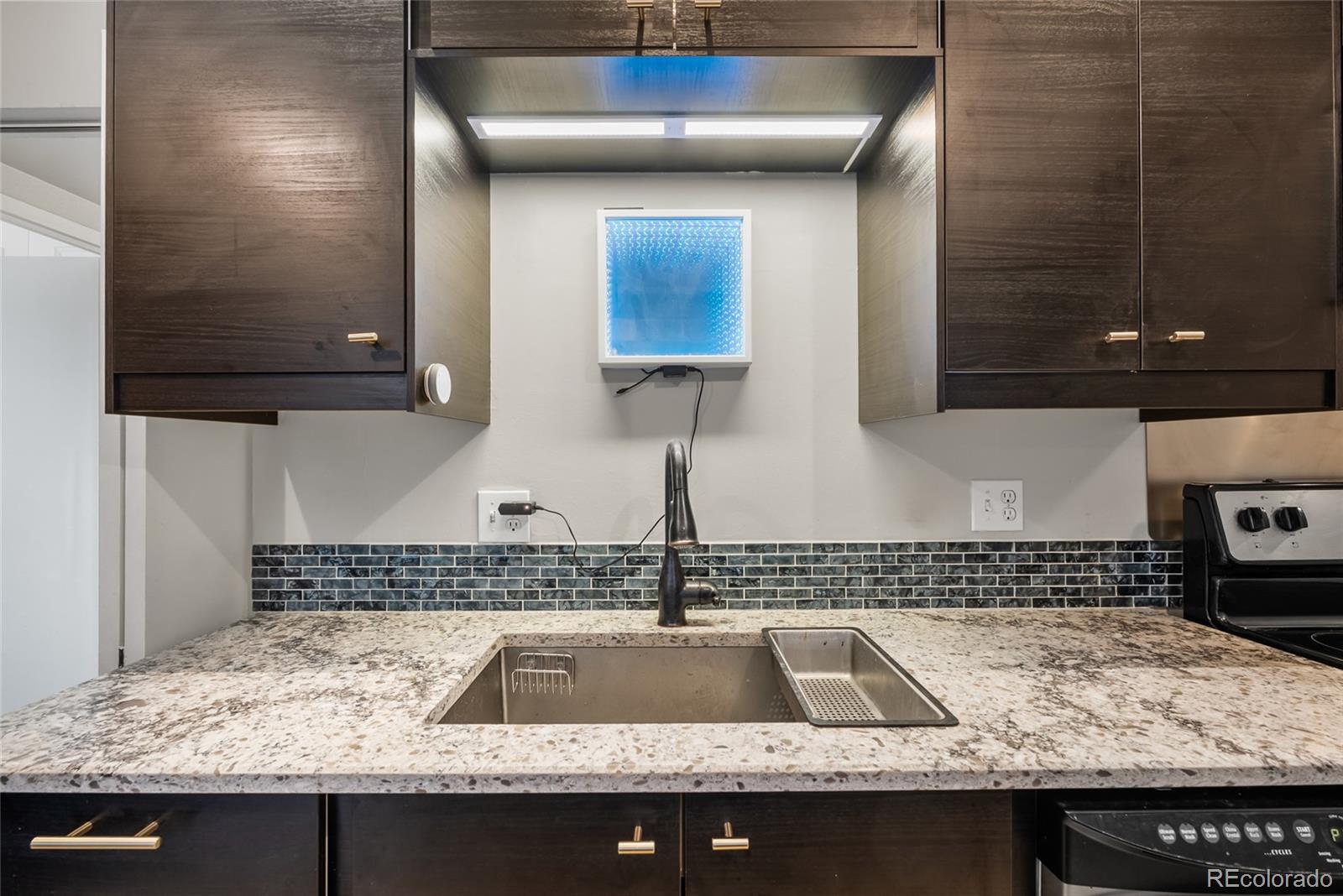MLS Image #14 for 130 n pearl street 1206,denver, Colorado