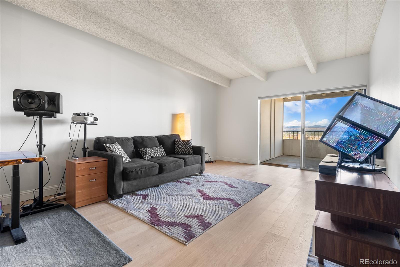 MLS Image #3 for 130 n pearl street 1206,denver, Colorado