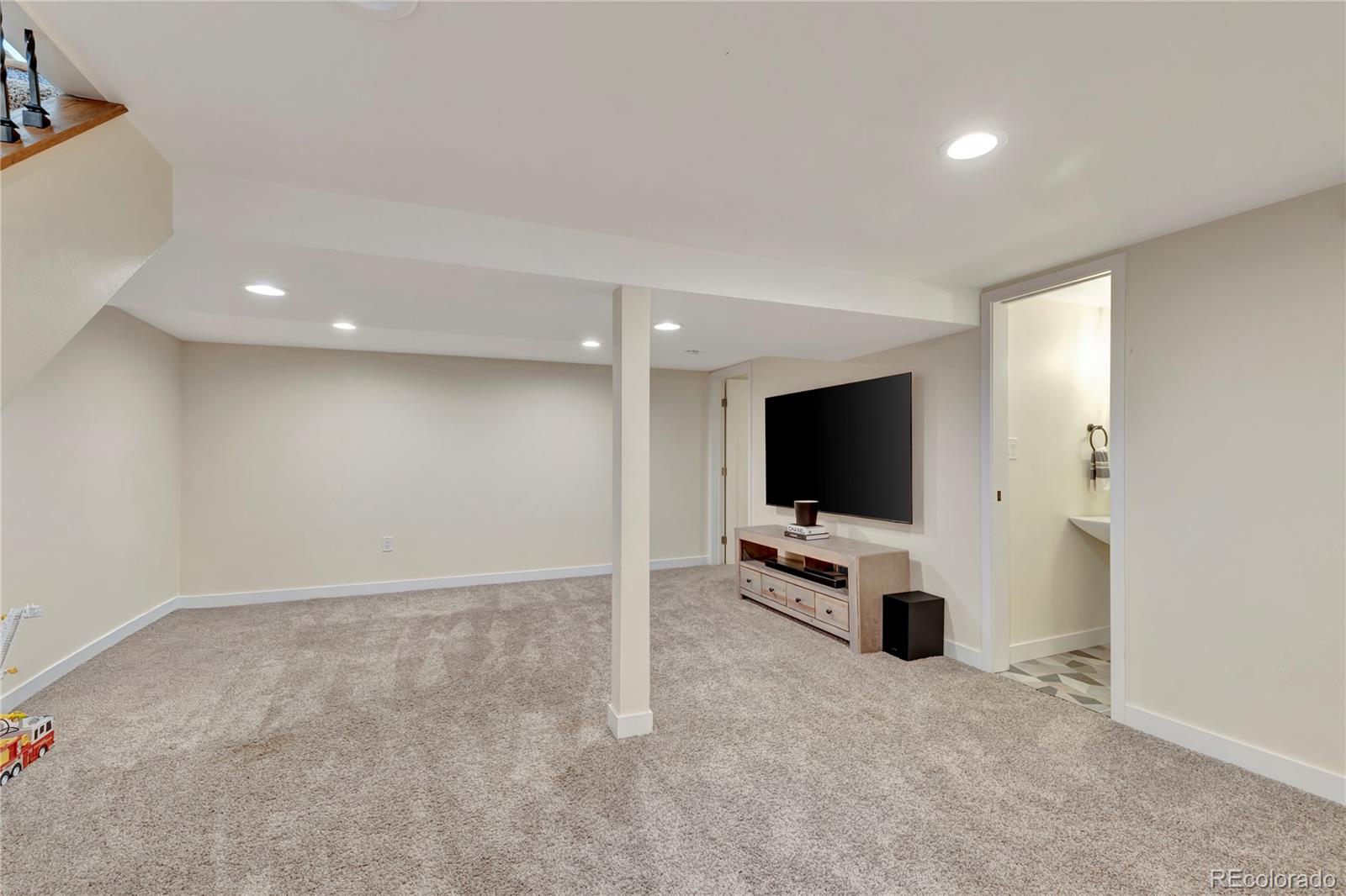 MLS Image #11 for 3945 s inca street,englewood, Colorado