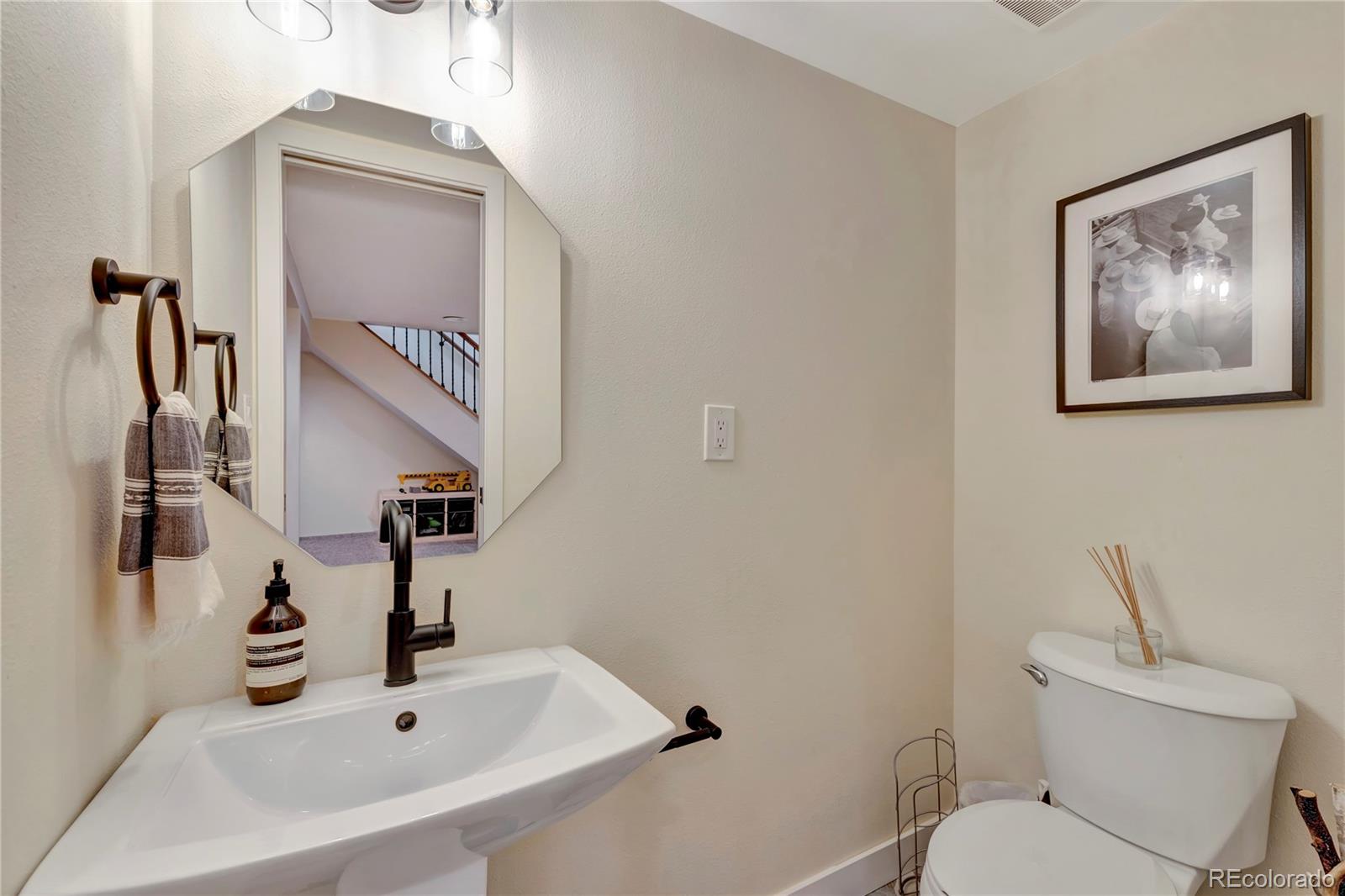 MLS Image #13 for 3945 s inca street,englewood, Colorado