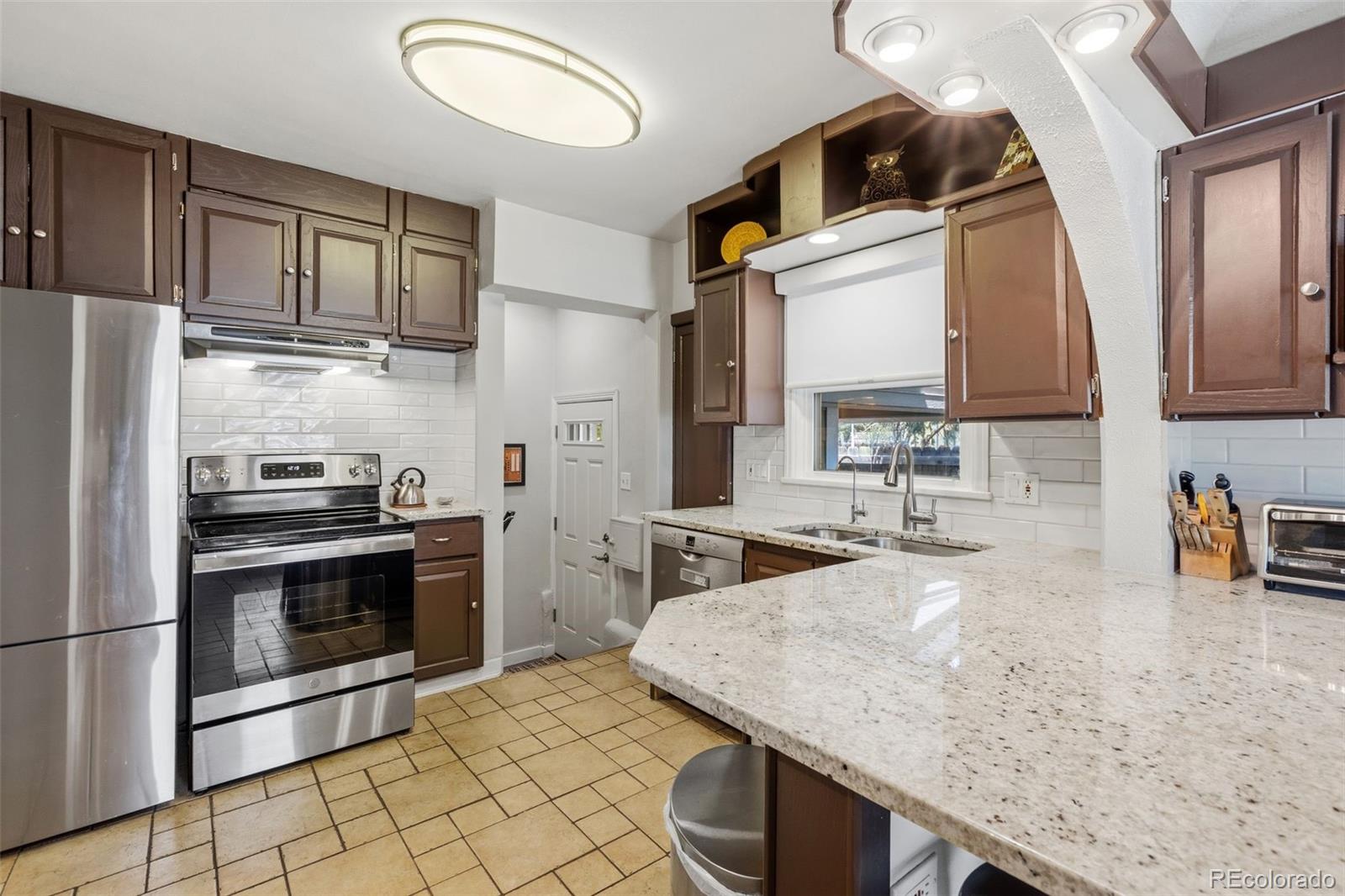 MLS Image #18 for 2765 s humboldt street,denver, Colorado
