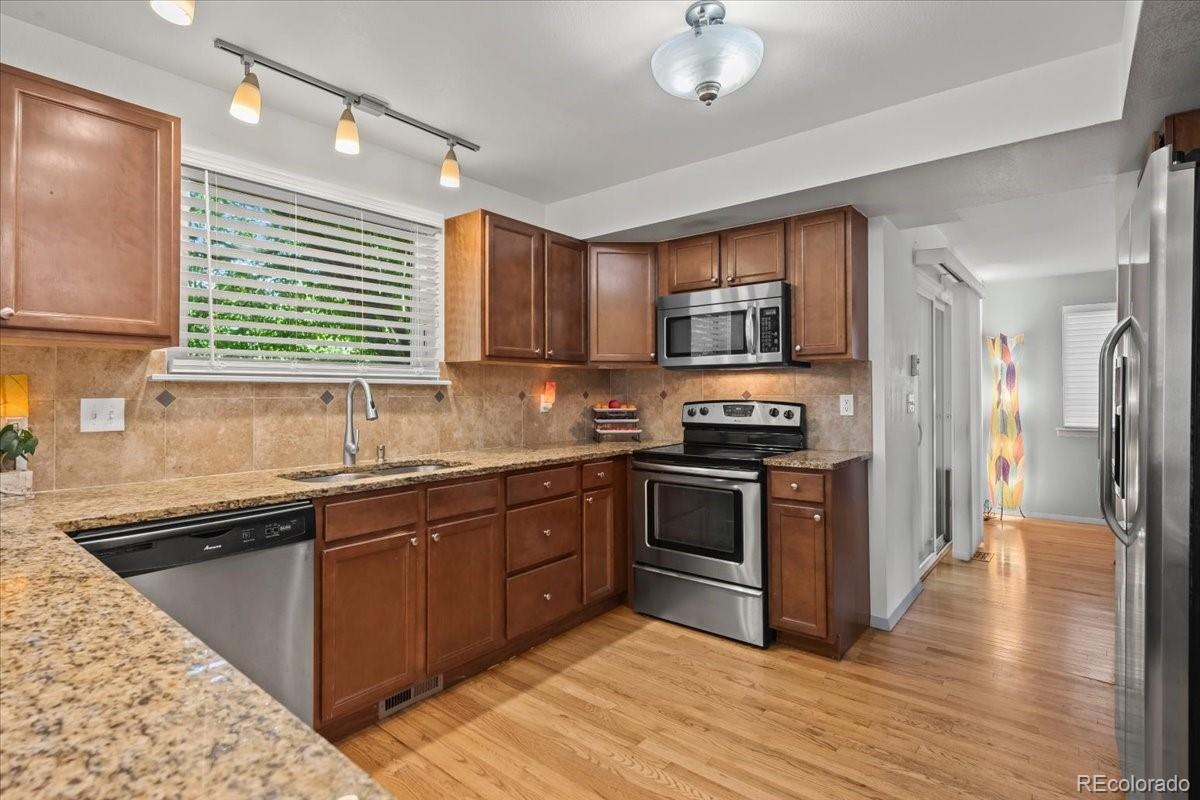 MLS Image #2 for 8060  meadowdale square,niwot, Colorado