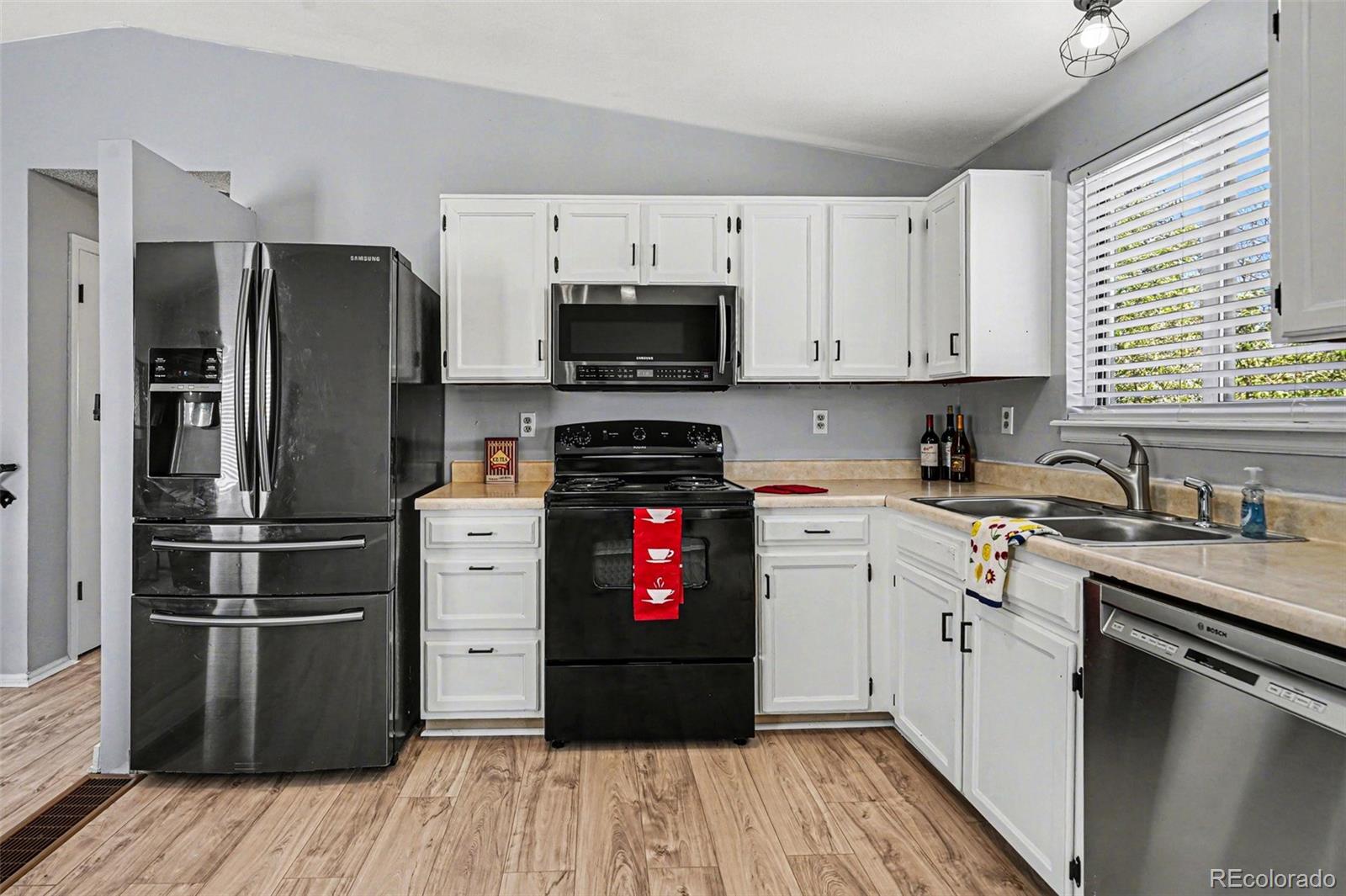 MLS Image #7 for 4244 s bahama street,aurora, Colorado
