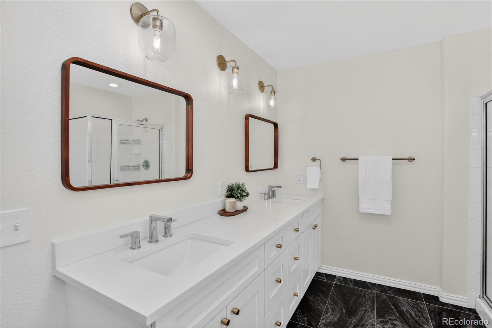MLS Image #11 for 2901 s tower way,aurora, Colorado