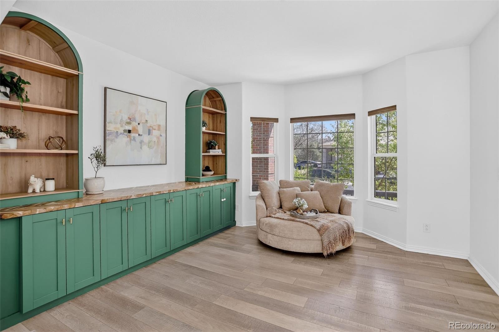 MLS Image #3 for 2901 s tower way,aurora, Colorado
