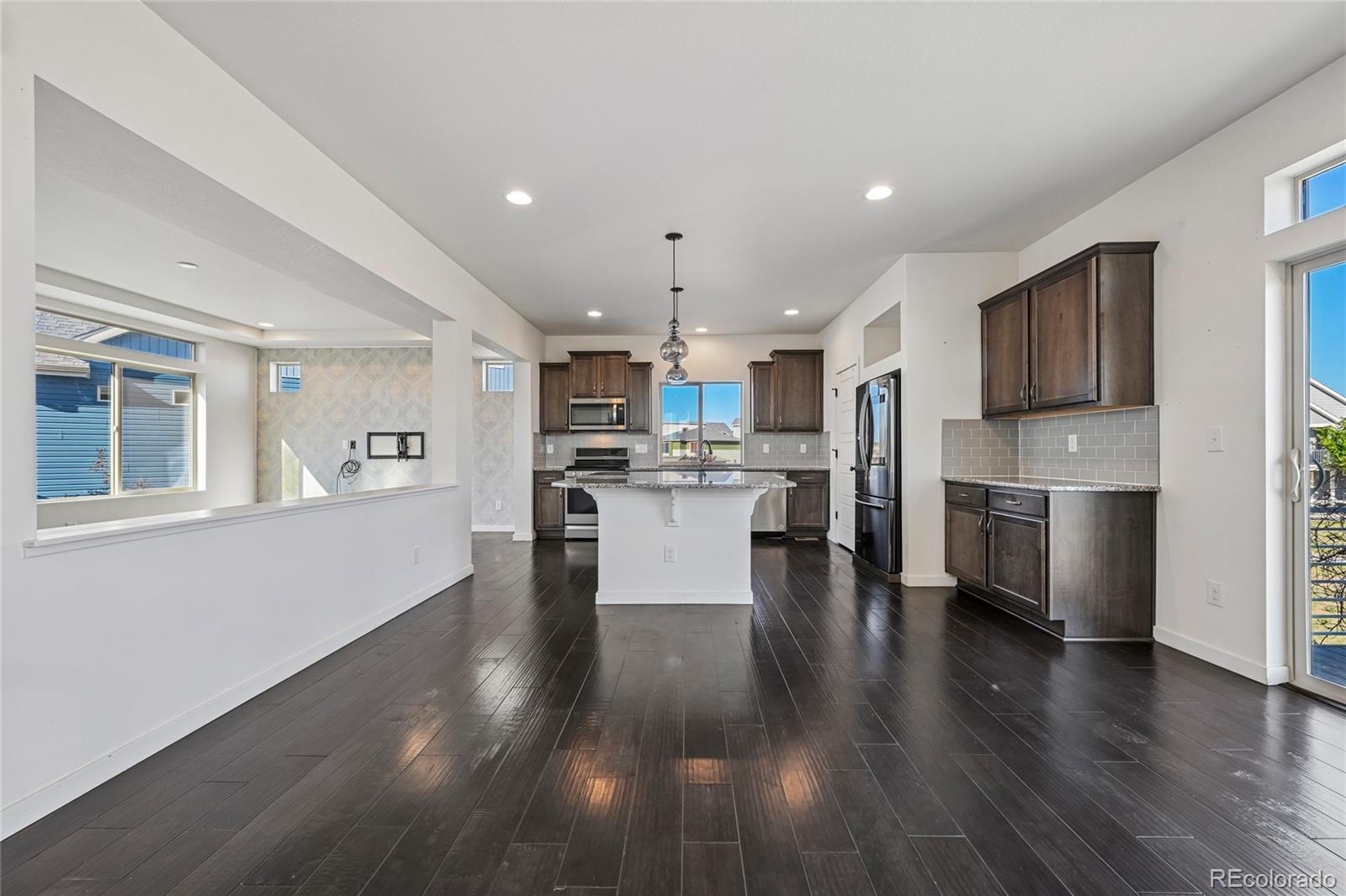 MLS Image #10 for 17909 e 54th avenue,denver, Colorado