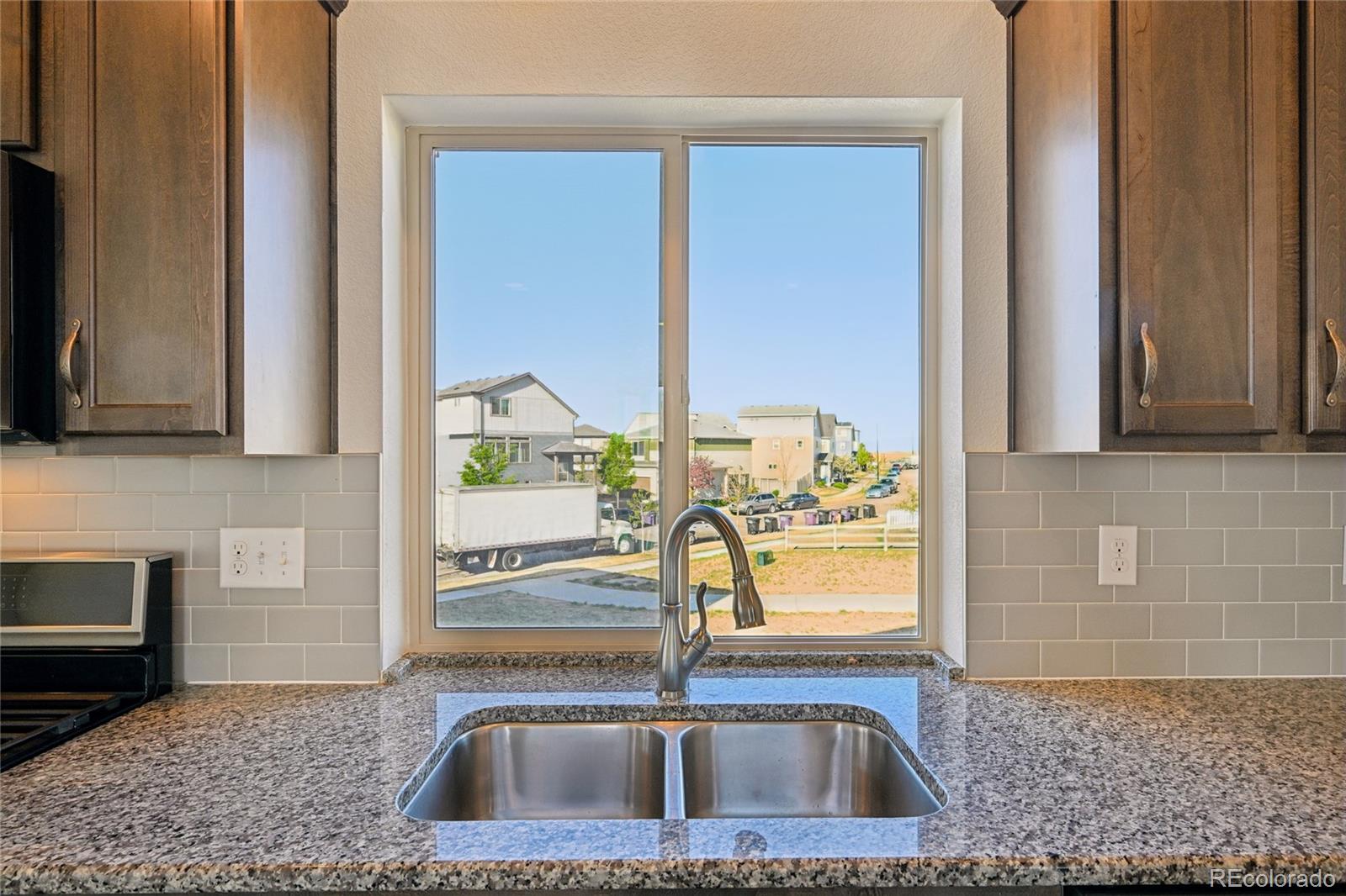 MLS Image #16 for 17909 e 54th avenue,denver, Colorado