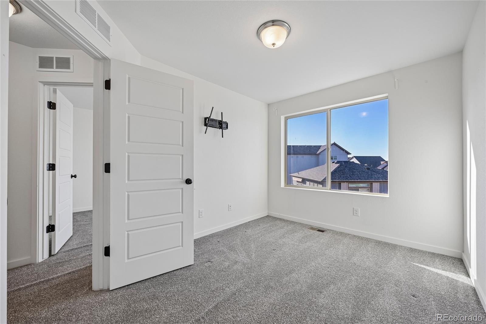 MLS Image #33 for 17909 e 54th avenue,denver, Colorado