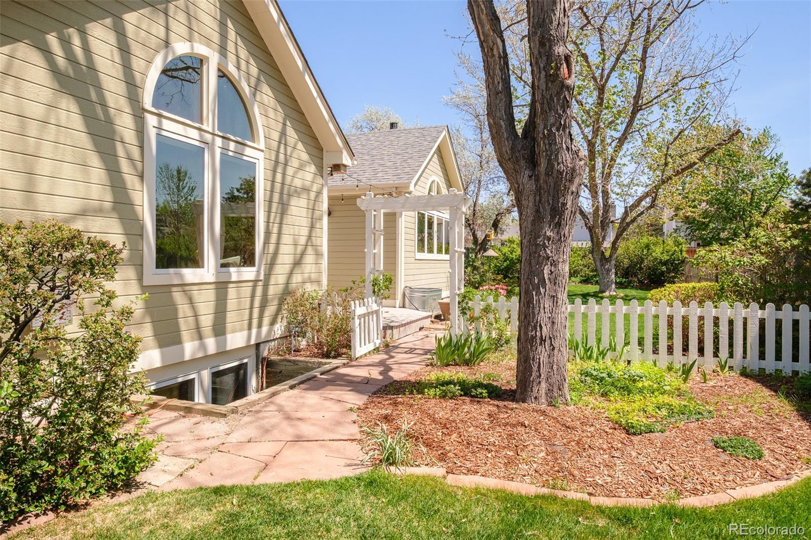MLS Image #39 for 1950 s lansing court,aurora, Colorado