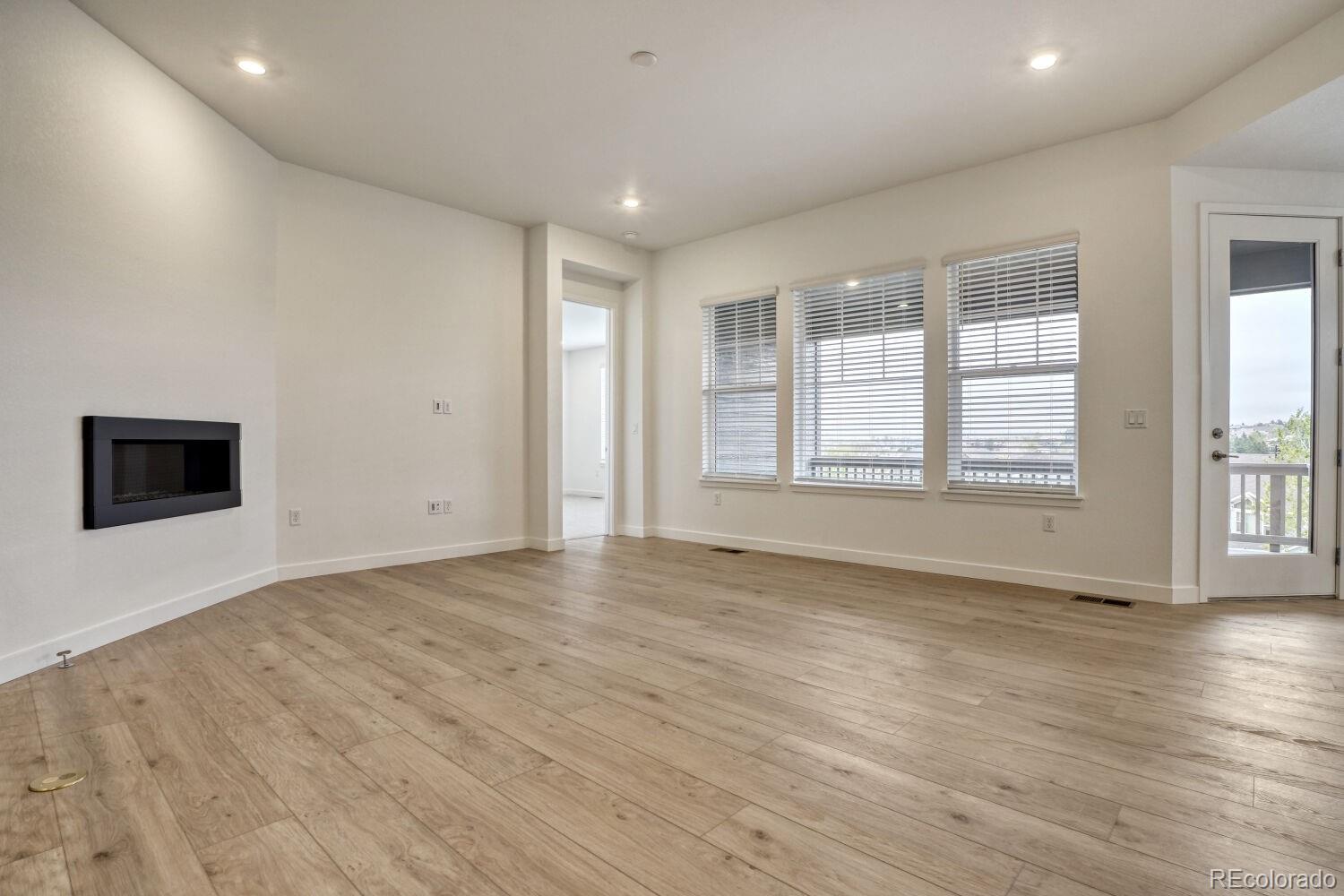 MLS Image #3 for 24555 e kettle court,aurora, Colorado