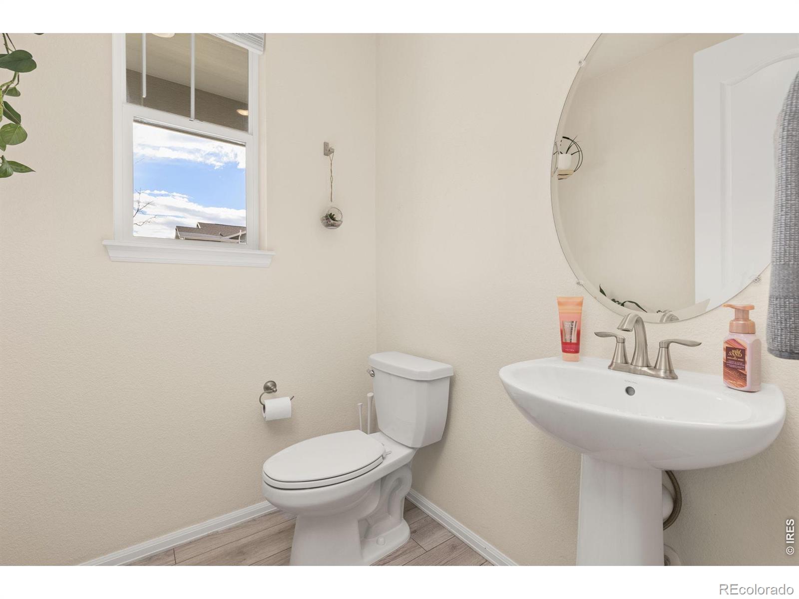 MLS Image #15 for 322 n patsburg street,aurora, Colorado