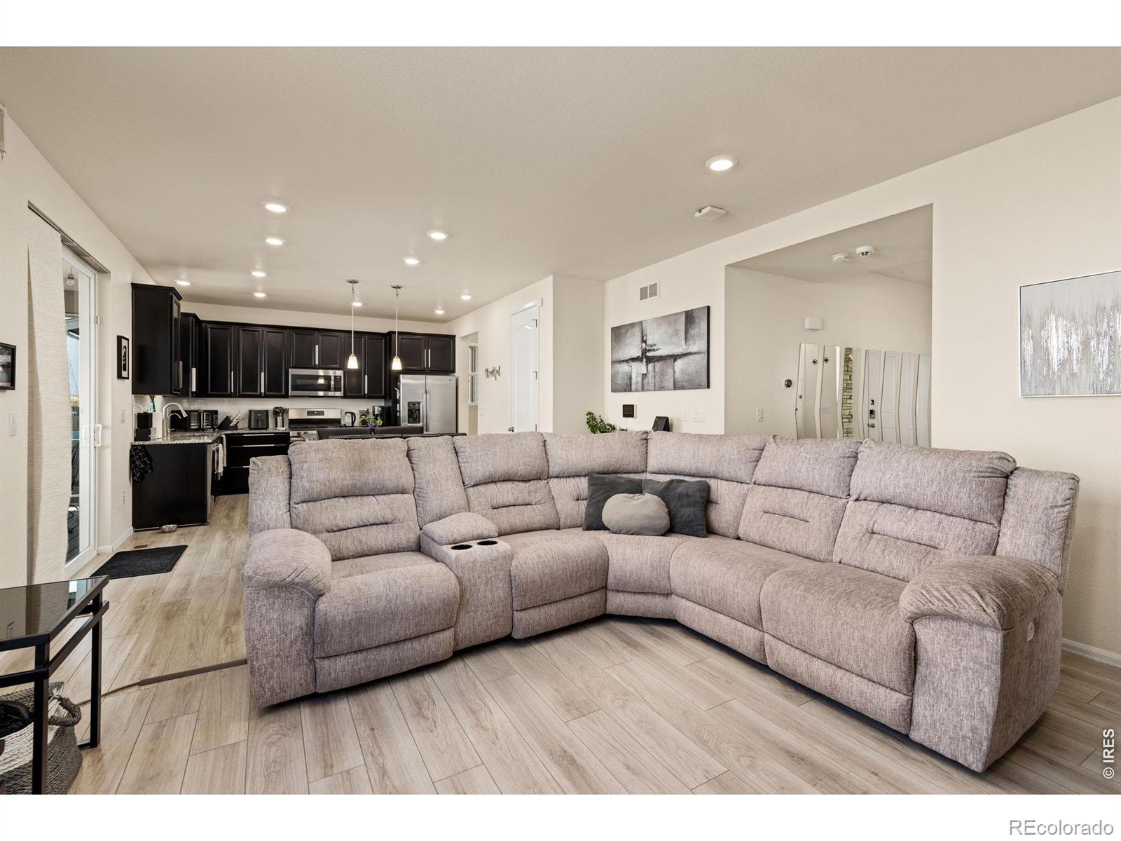 MLS Image #9 for 322 n patsburg street,aurora, Colorado