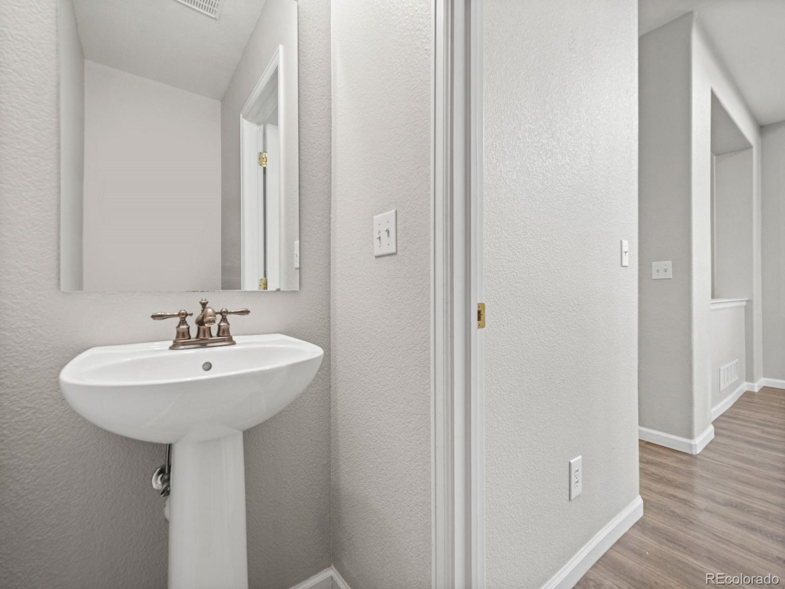 MLS Image #6 for 18099 e orchard place,aurora, Colorado