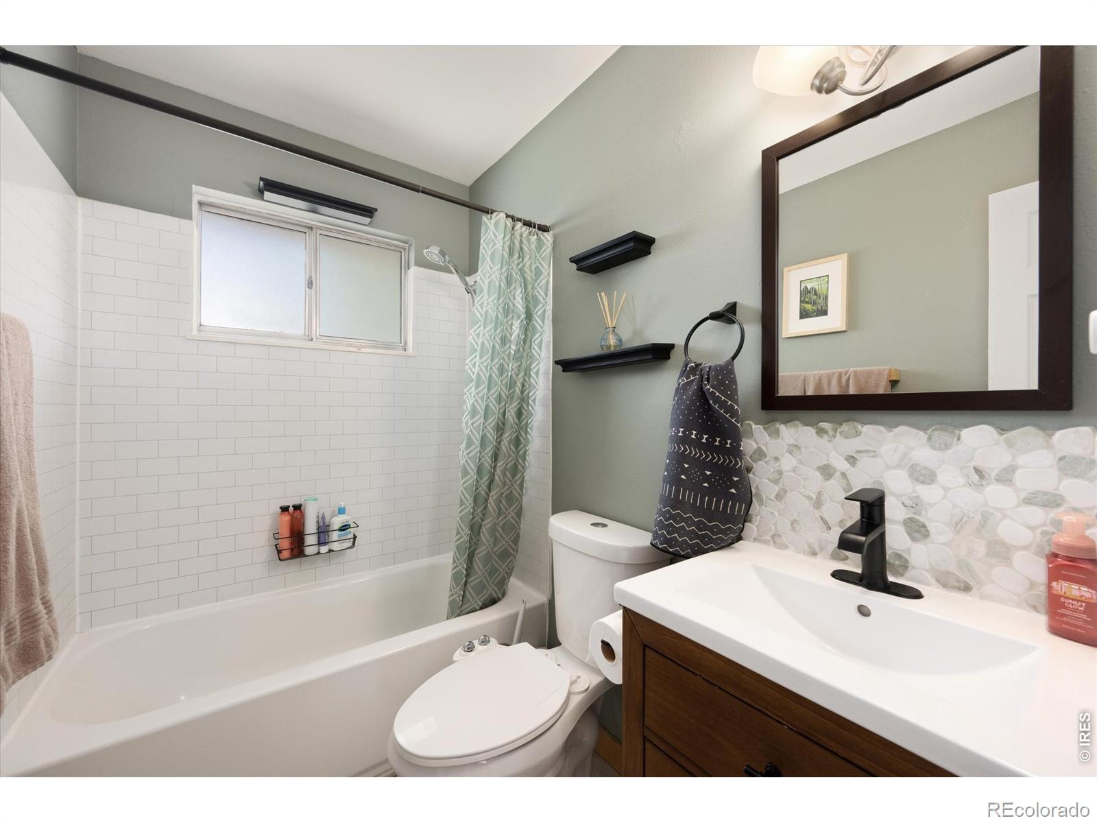 MLS Image #17 for 811  table mountain court,windsor, Colorado