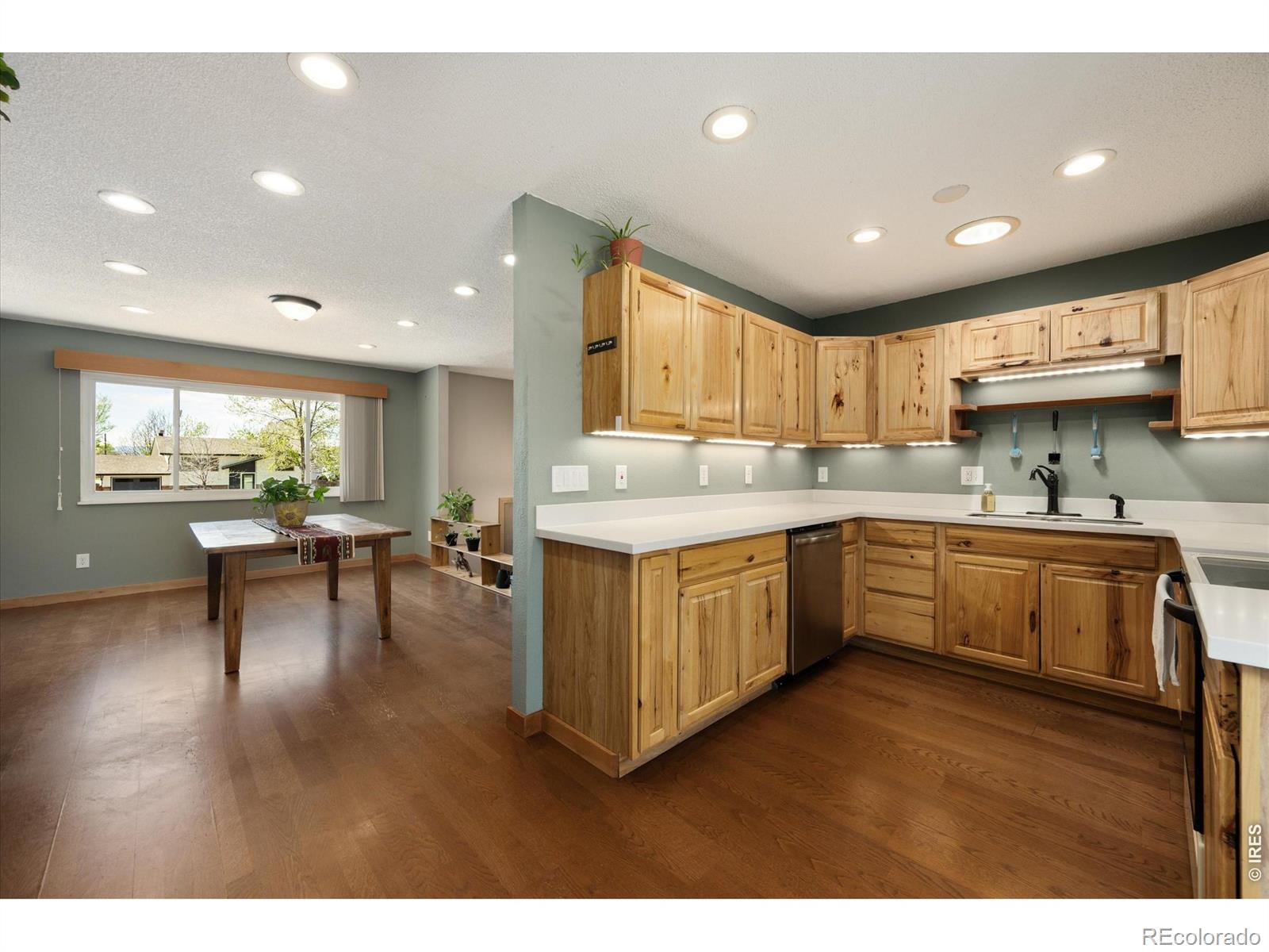 MLS Image #9 for 811  table mountain court,windsor, Colorado