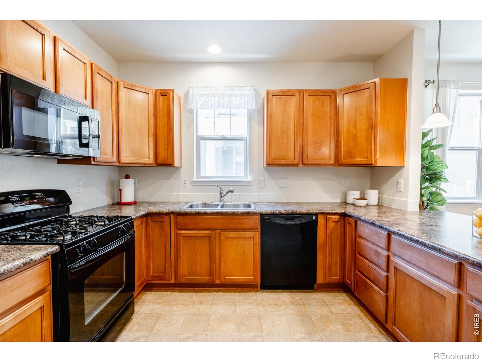 MLS Image #11 for 1422  haystack way,lafayette, Colorado