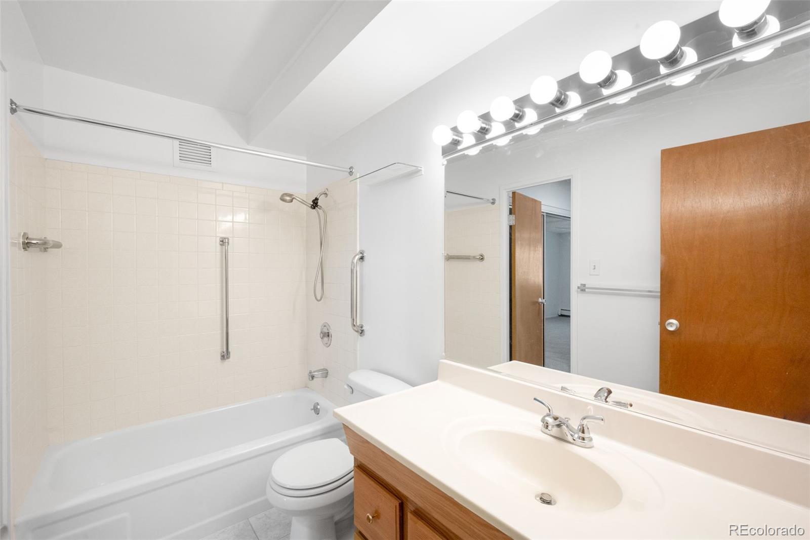 MLS Image #15 for 9655 e center avenue,denver, Colorado