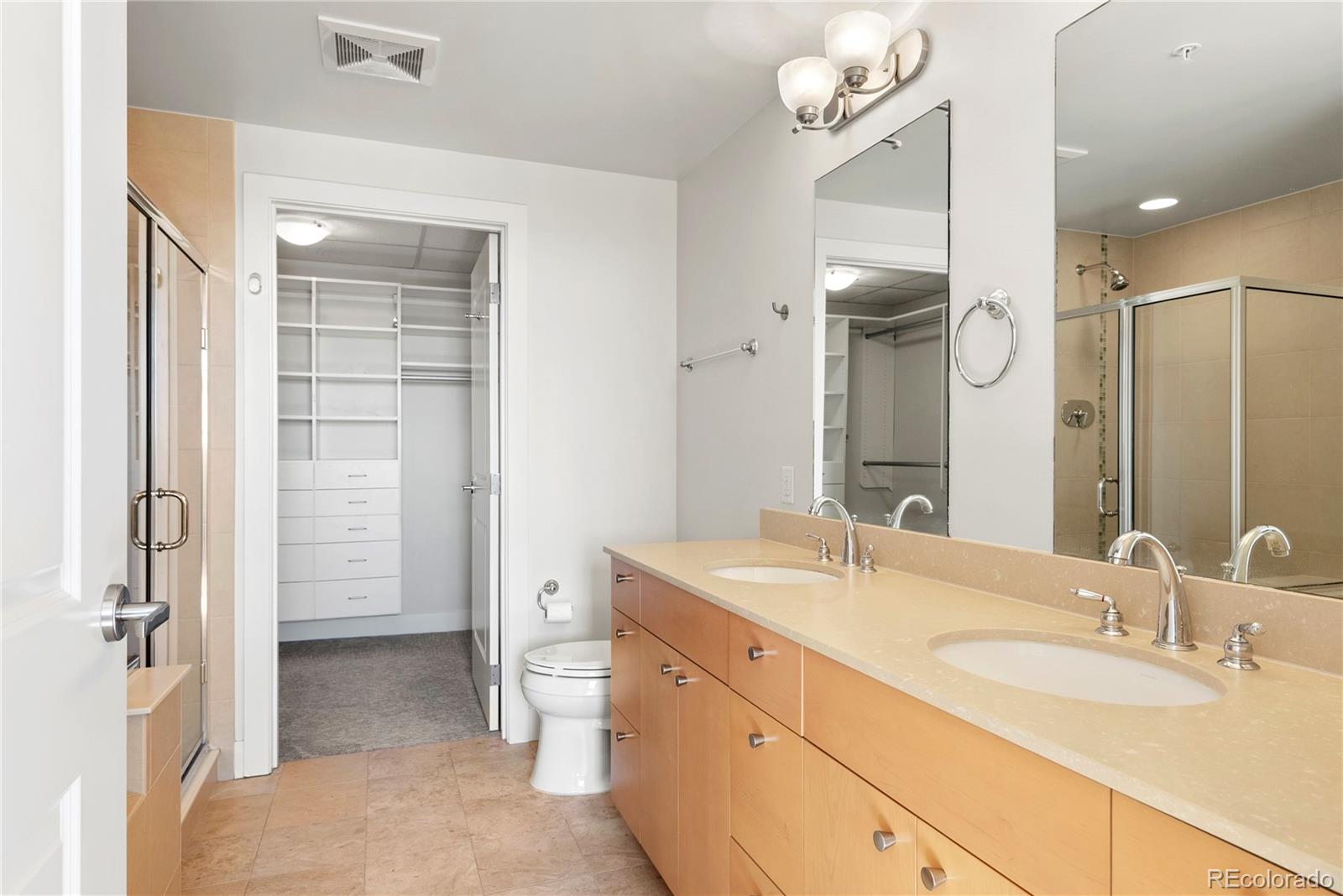 MLS Image #14 for 2001  lincoln street 2422,denver, Colorado
