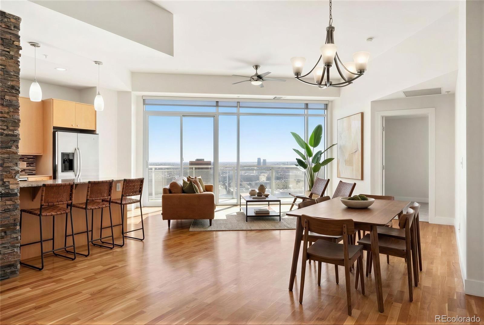 MLS Image #2 for 2001  lincoln street 2422,denver, Colorado