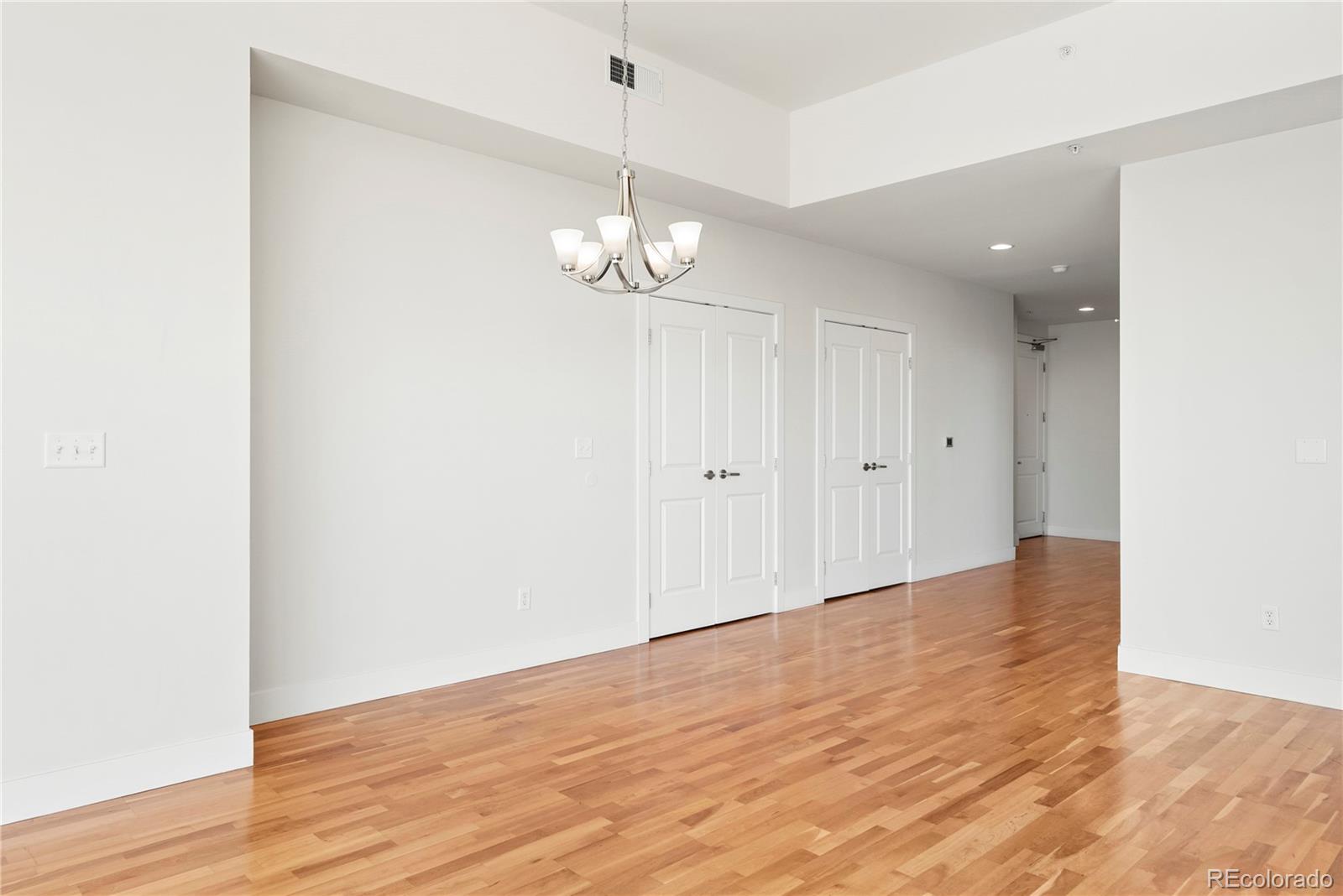 MLS Image #20 for 2001  lincoln street 2422,denver, Colorado