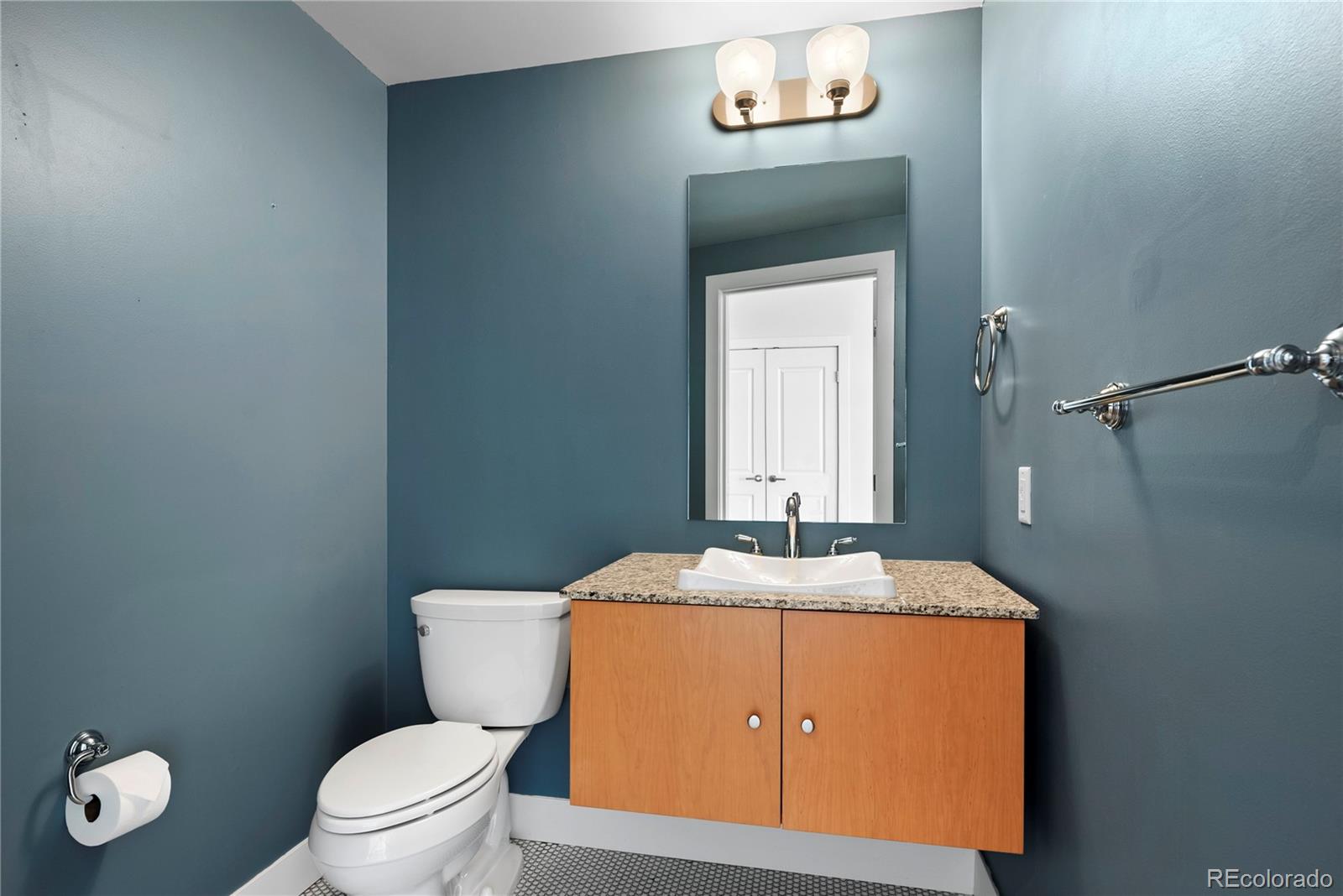 MLS Image #25 for 2001  lincoln street 2422,denver, Colorado