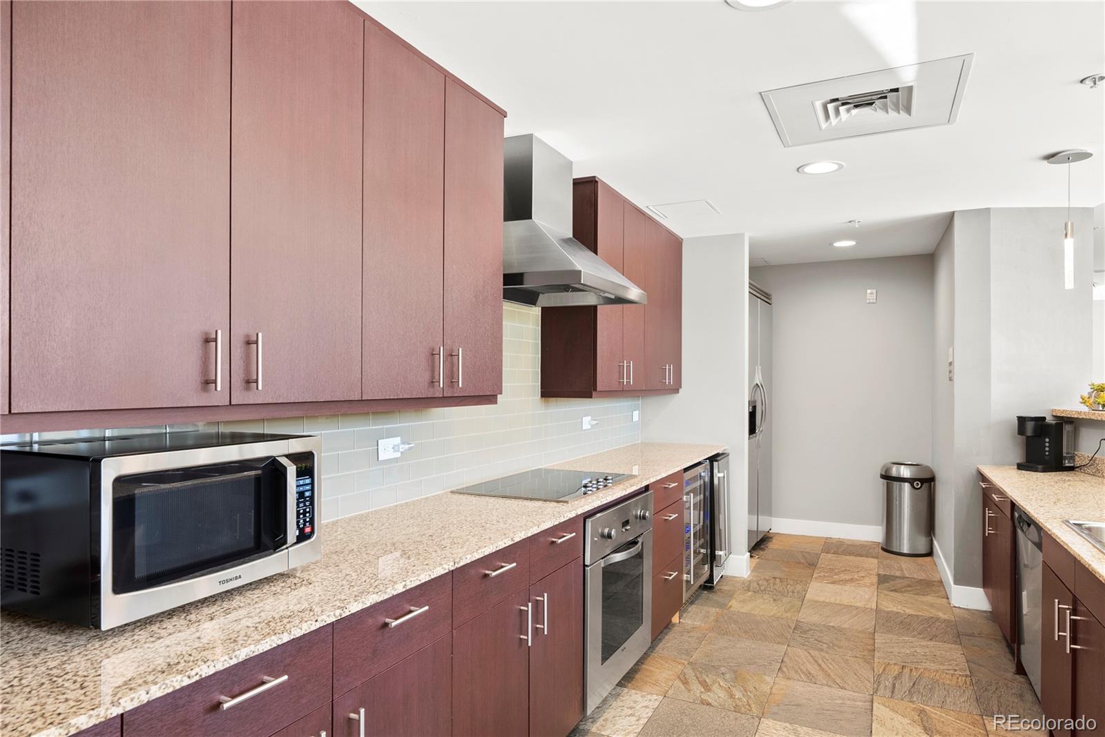MLS Image #35 for 2001  lincoln street 2422,denver, Colorado