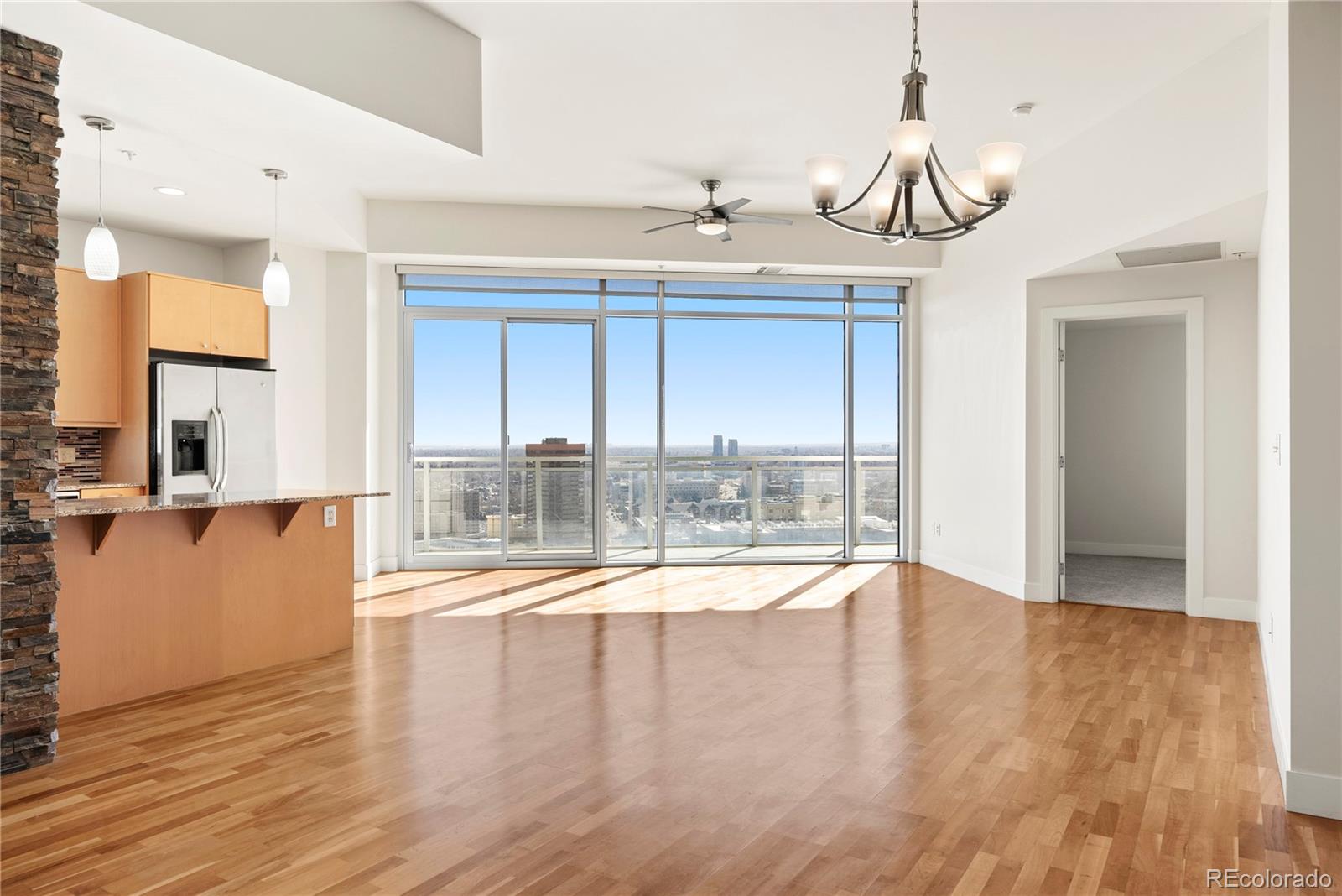 MLS Image #4 for 2001  lincoln street 2422,denver, Colorado