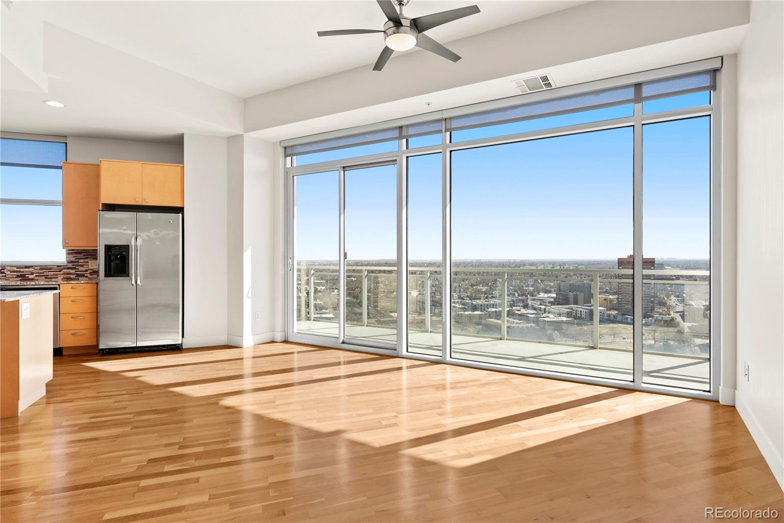MLS Image #6 for 2001  lincoln street 2422,denver, Colorado