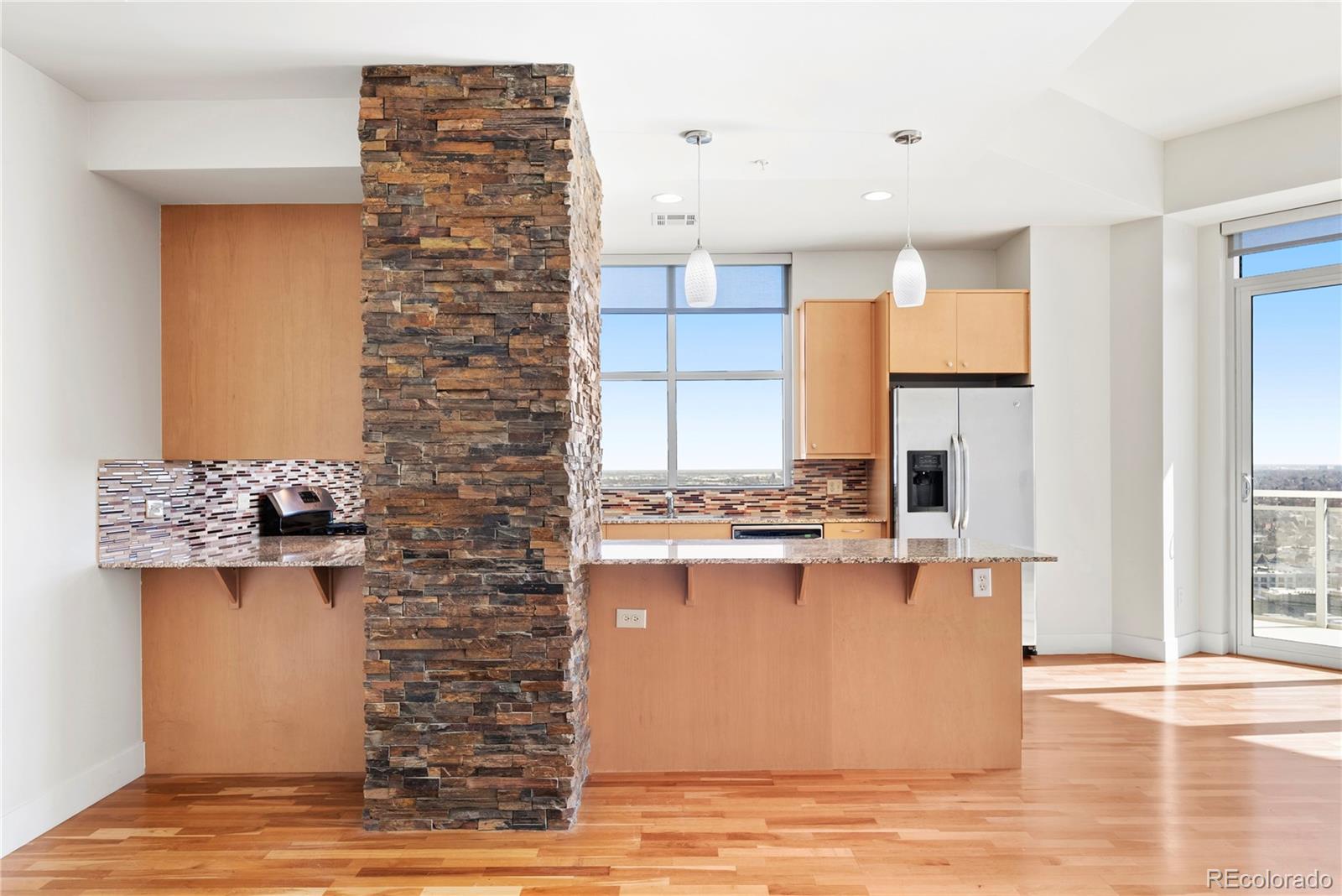 MLS Image #9 for 2001  lincoln street 2422,denver, Colorado