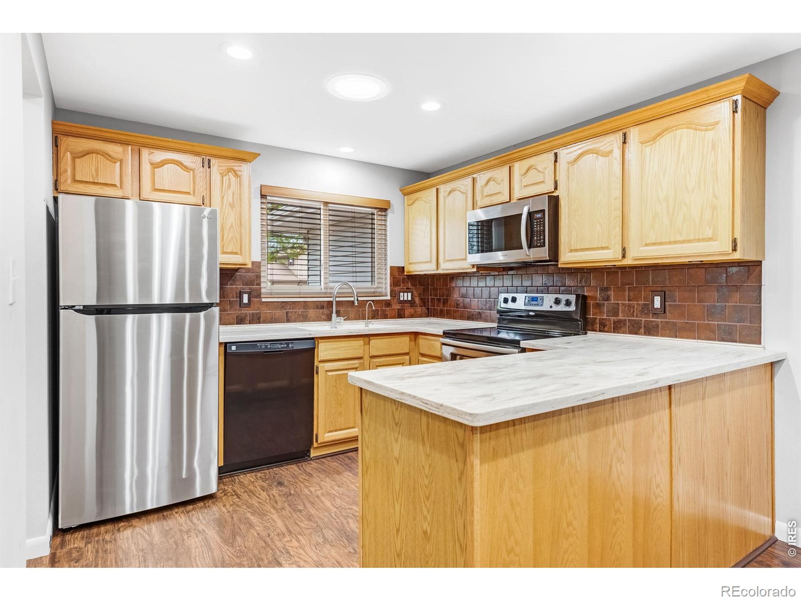 MLS Image #6 for 991 s holland court,lakewood, Colorado