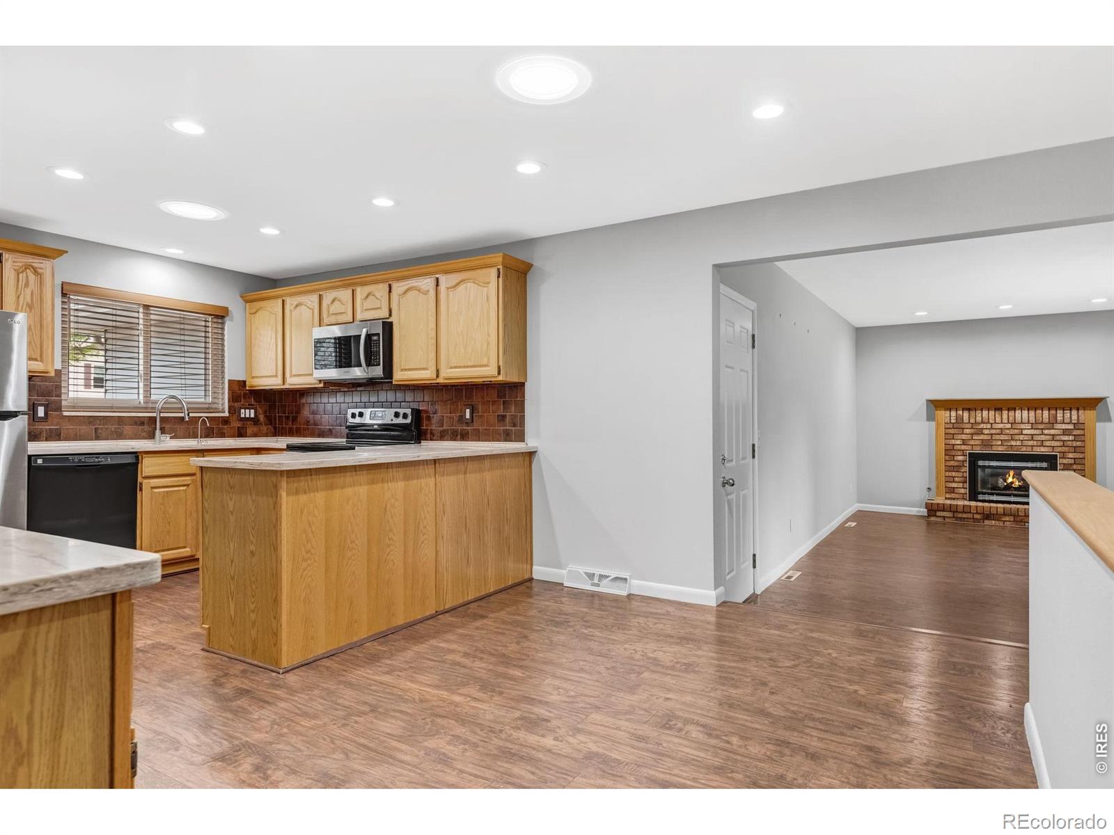 MLS Image #7 for 991 s holland court,lakewood, Colorado