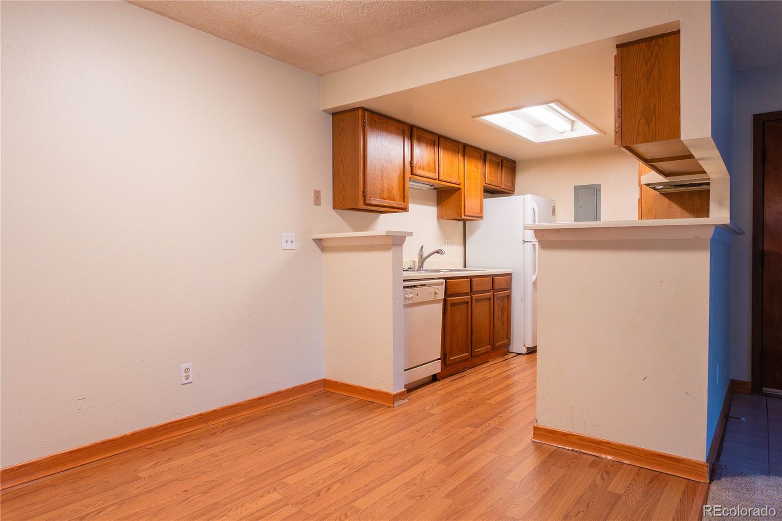 MLS Image #2 for 901 s zeno way 102,aurora, Colorado
