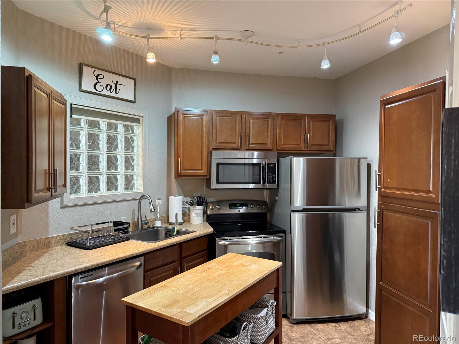 MLS Image #12 for 1691 w canal circle,littleton, Colorado