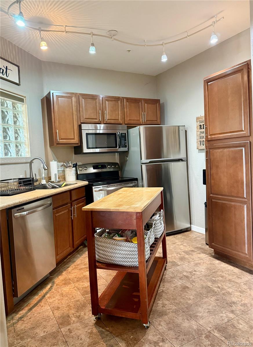MLS Image #3 for 1691 w canal circle,littleton, Colorado