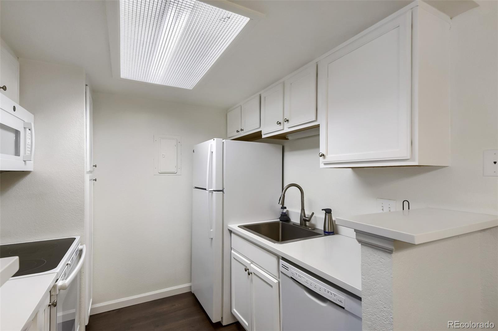 MLS Image #5 for 10273 e peakview avenue,englewood, Colorado