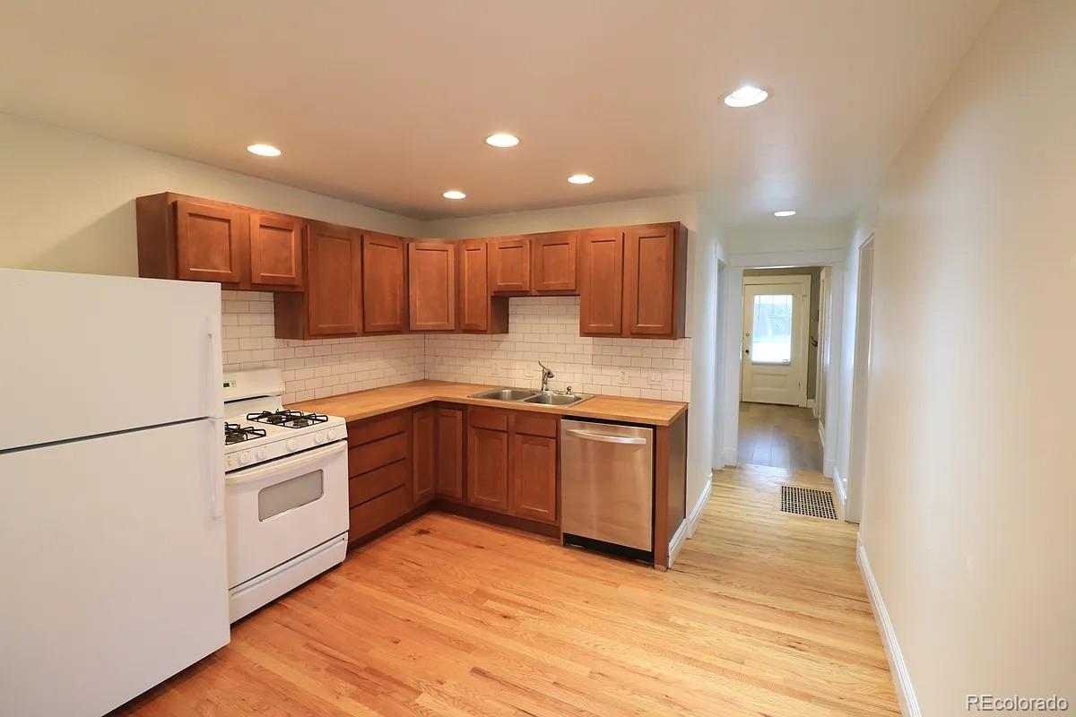 MLS Image #10 for 1859 s clarkson street,denver, Colorado