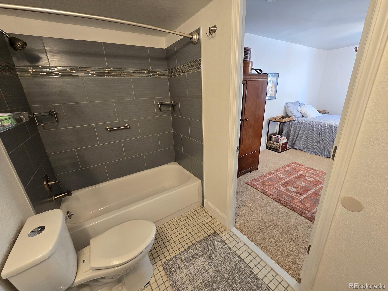 MLS Image #16 for 2880 s locust street 302n,denver, Colorado