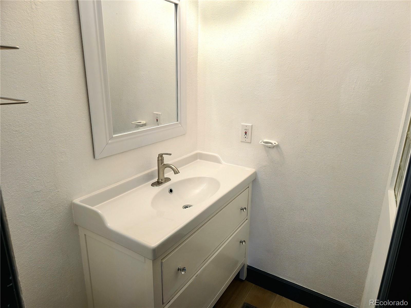 MLS Image #25 for 2880 s locust street 302n,denver, Colorado