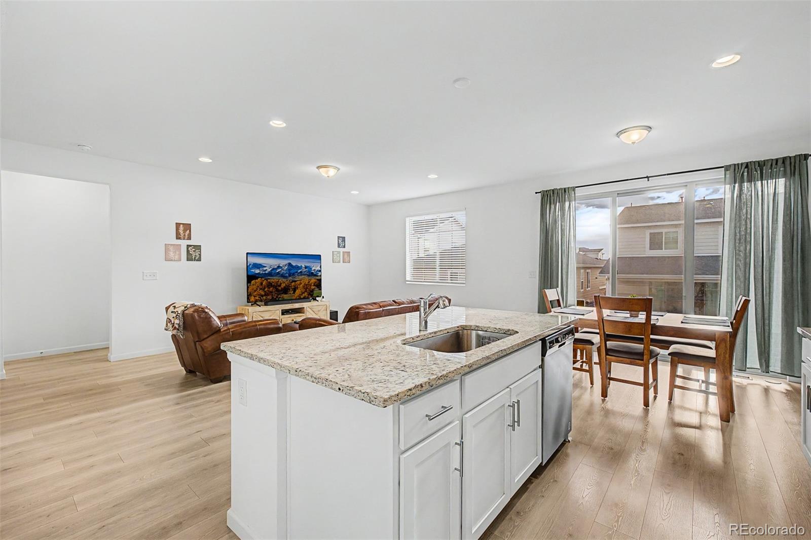 MLS Image #16 for 121 s vandriver way,aurora, Colorado