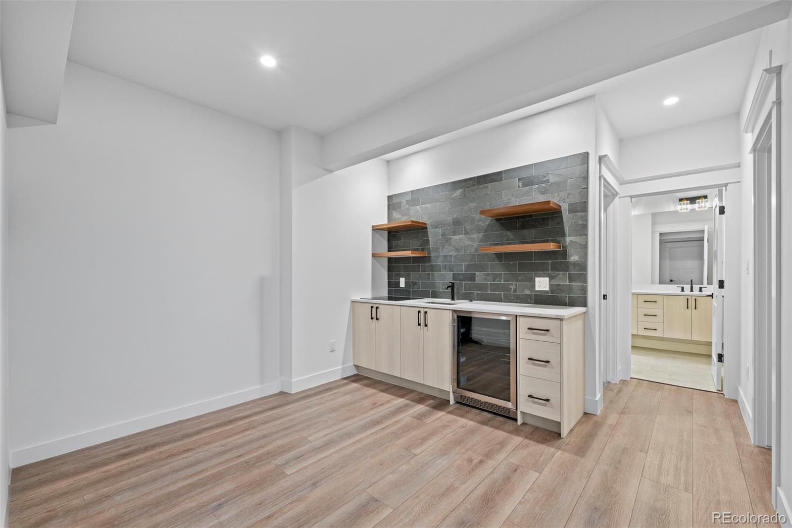 MLS Image #38 for 148 s grape street,denver, Colorado
