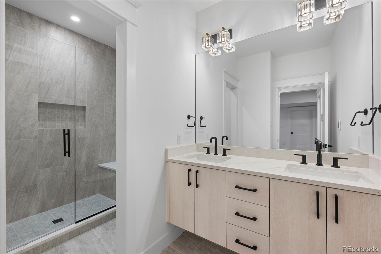 MLS Image #40 for 148 s grape street,denver, Colorado